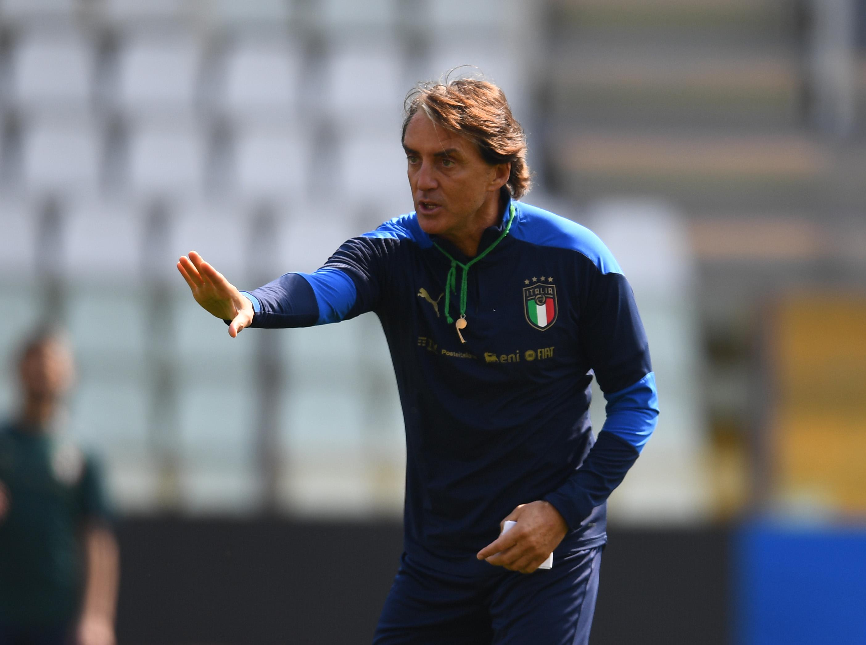 PARMA, ITALY - MARCH 26: Head coach Italy Roberto Mancini reacts during a Italy training session at Stadio Ennio Tardini on March 26, 2021 in Parma, Italy. (Photo by Claudio Villa/Getty Images)