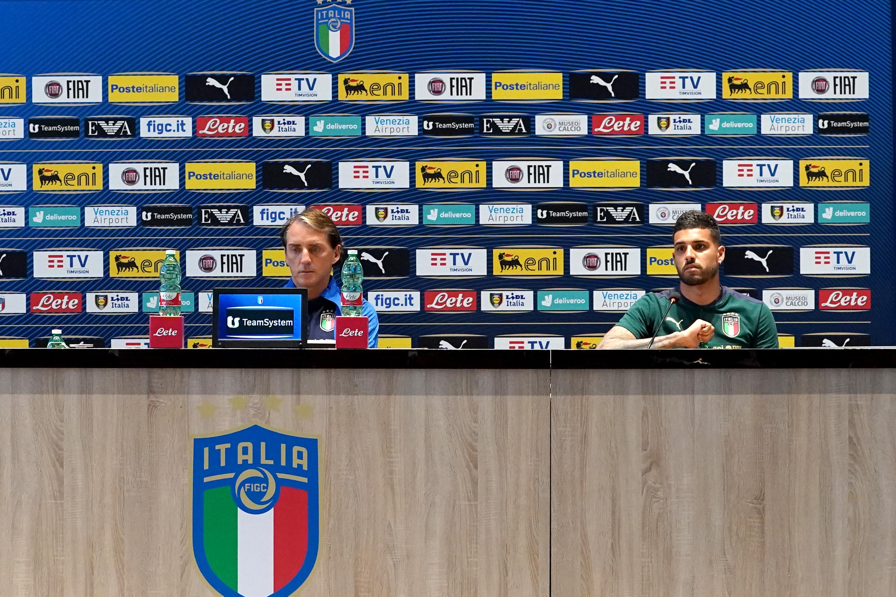 FLORENCE, ITALY - JUNE 03: Head coach Italy Roberto Mancini and Emerson Palmieri of Italy speak with the media during a press conference at Coverciano on June 03, 2021 in Florence, Italy. (Photo by Claudio Villa/Getty Images)