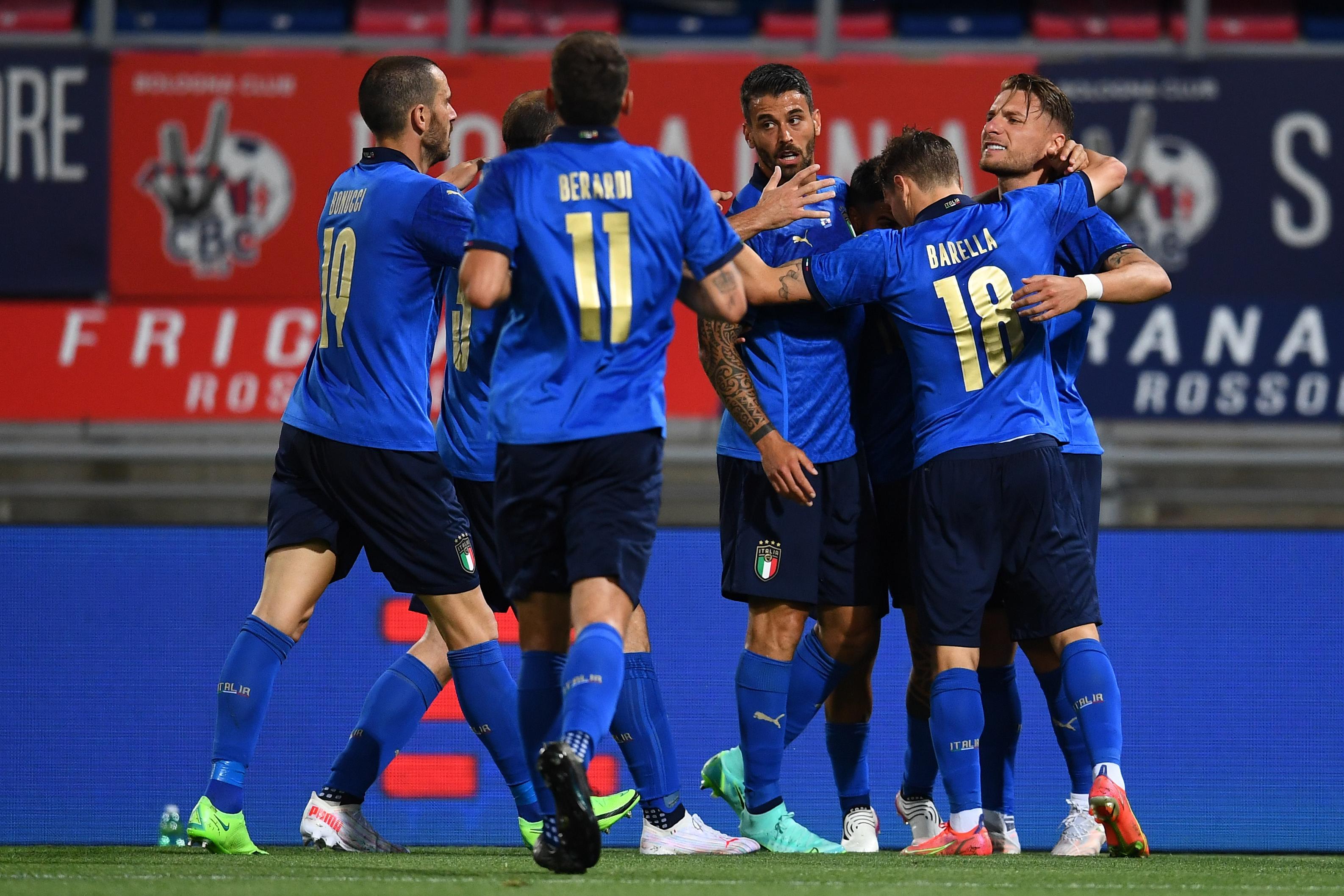 BOLOGNA, ITALY - JUNE 04:  Ciro Immobile of Italy celebrates with team-mates after scoring the goal  during the international friendly match between Italy and Czech Republic at  on June 04, 2021 in Bologna, Italy. (Photo by Claudio Villa/Getty Images)