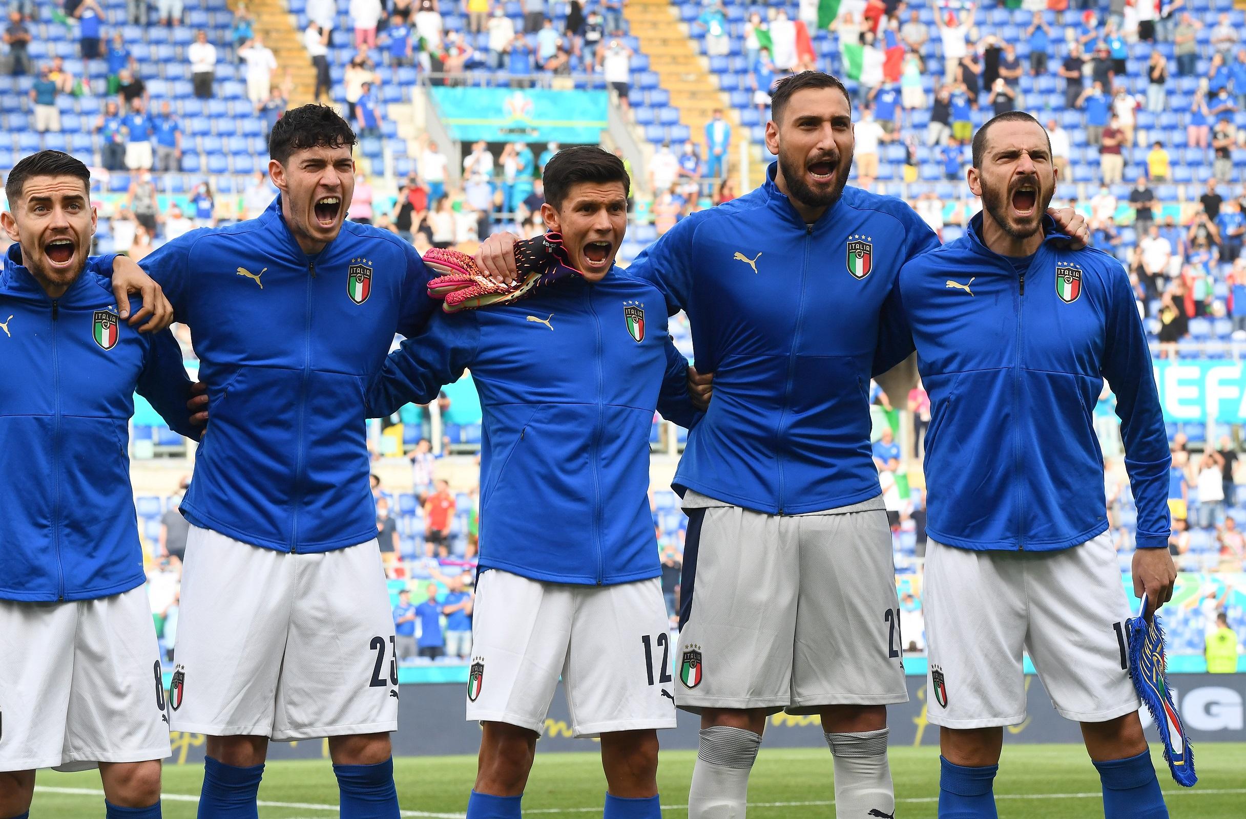 ROME, ITALY - JUNE 20: Jorginho, Alessandro Bastoni, Matteo Pessina, Gianluigi Donnarumma and Leonardo Bonucci of Italy sing the national anthem prior to the UEFA Euro 2020 Championship Group A match between Italy and Wales at Olimpico Stadium on June 20, 2021 in Rome, Italy. (Photo by Claudio Villa/Getty Images)