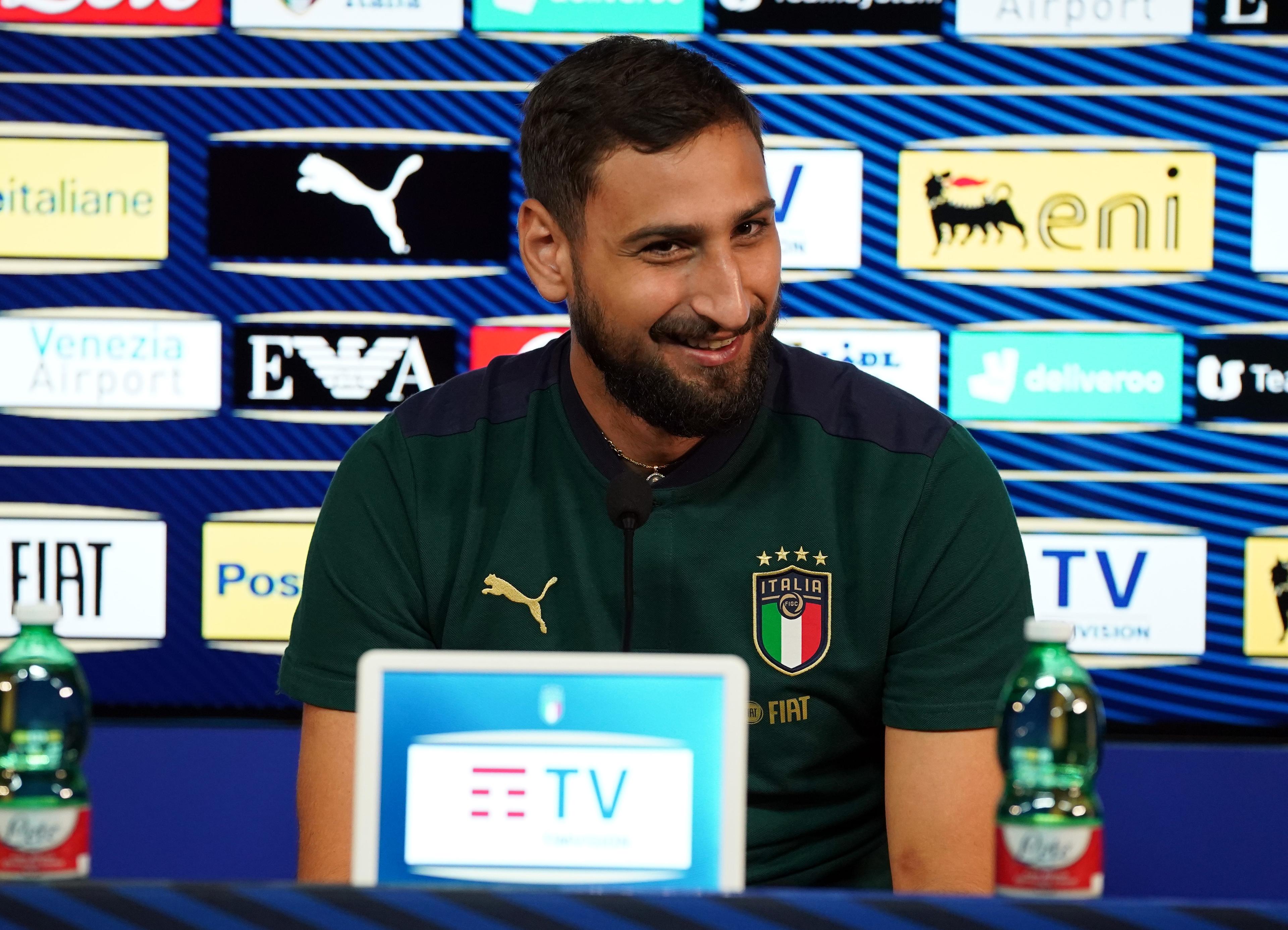 COMO, ITALY - OCTOBER 04: Gianluigi Donnarumma of Italy speaks with the media during press conference at Appiano Gentile on October 04, 2021 in Como, Italy. (Photo by Claudio Villa/Getty Images)
