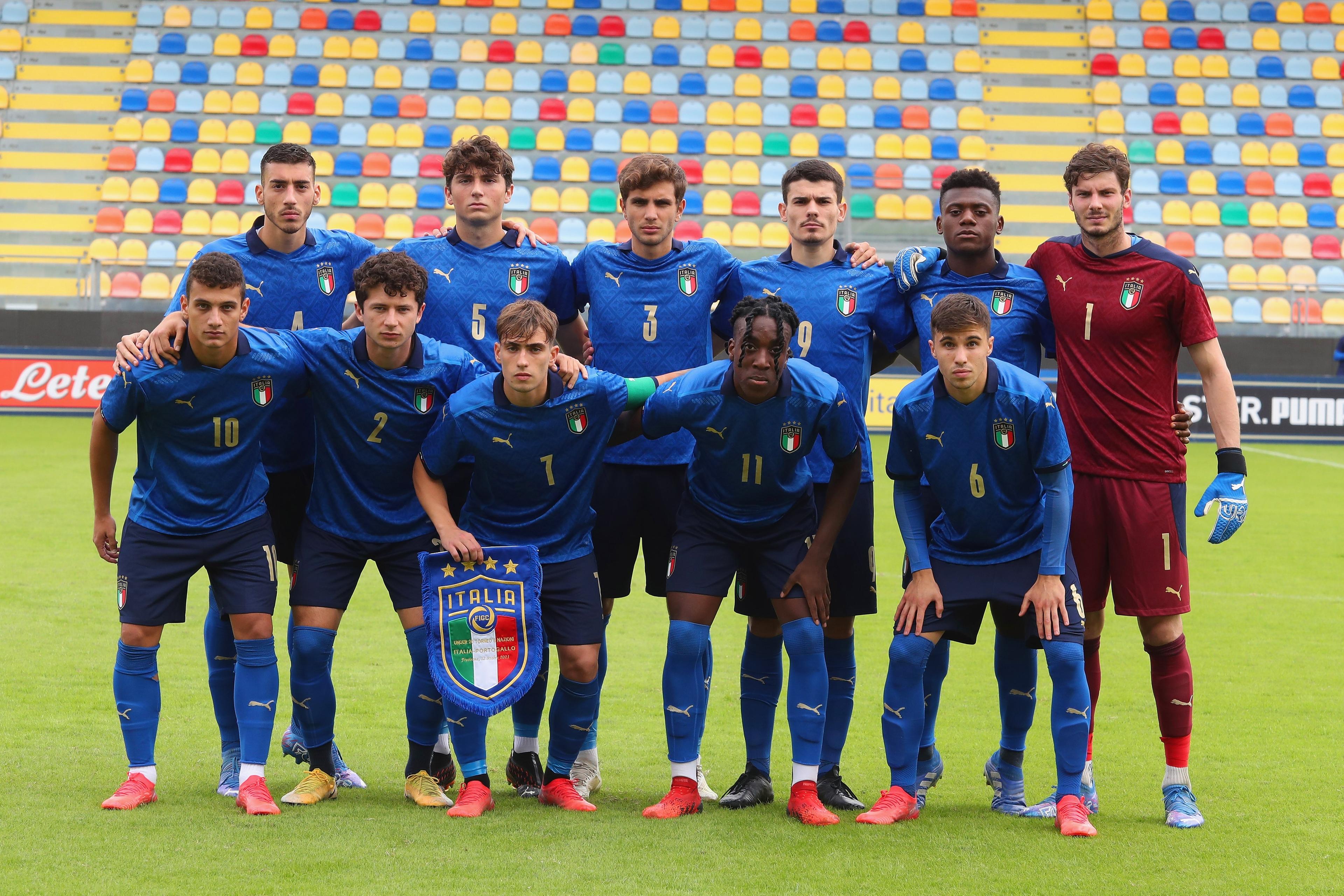 FROSINONE, ITALY - OCTOBER 12:  Italy team poses during the U20 International match between Italy and Portugal at Stadio Benito Stirpe on October 12, 2021 in Frosinone, Italy.  (Photo by Paolo Bruno/Getty Images)