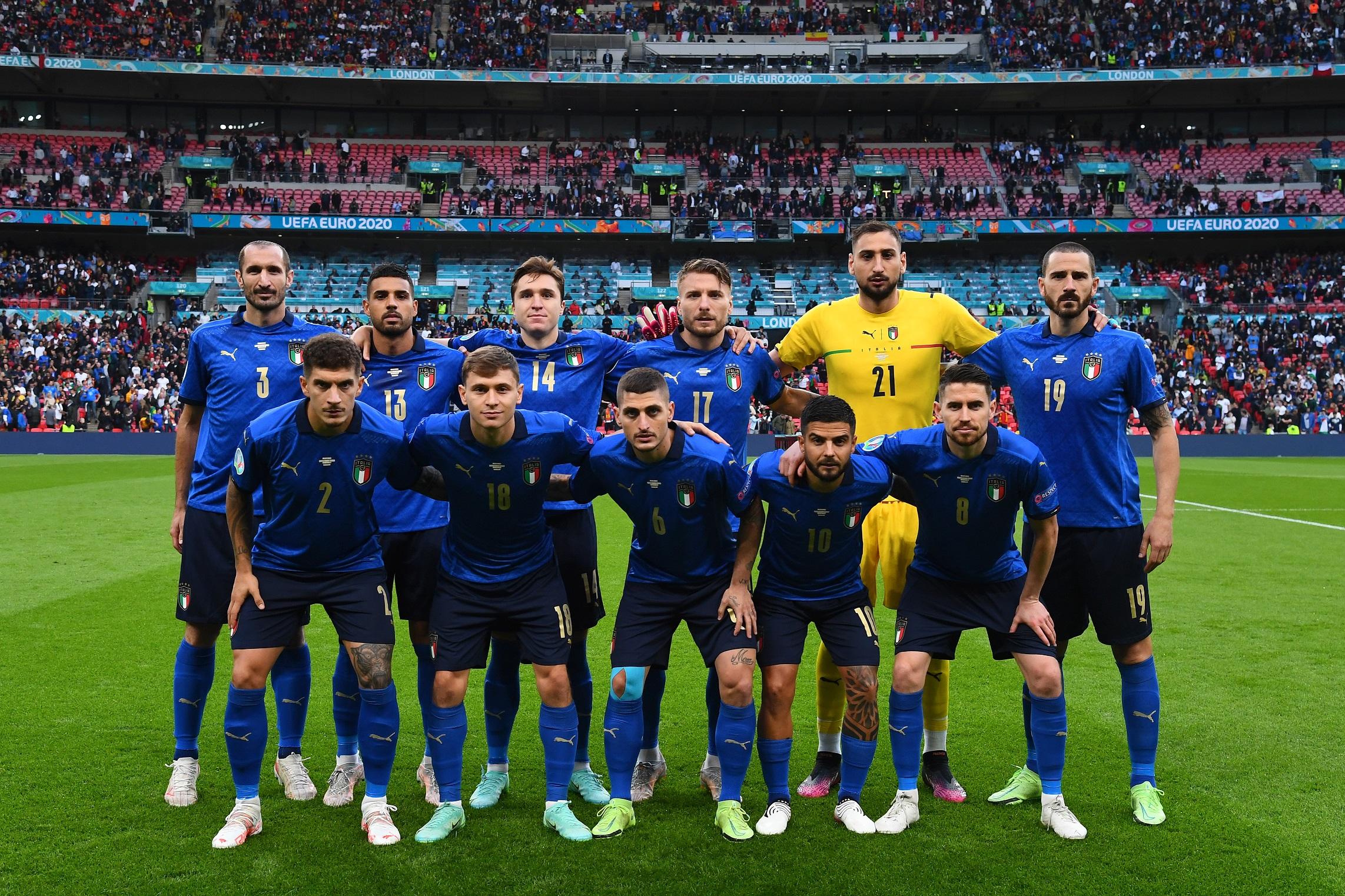 LONDON, ENGLAND - JULY 06: Players of Italy pose for a team photograph prior to the UEFA Euro 2020 Championship Semi-final match between Italy and Spain at Wembley Stadium on July 06, 2021 in London, England. (Photo by Claudio Villa/Getty Images)