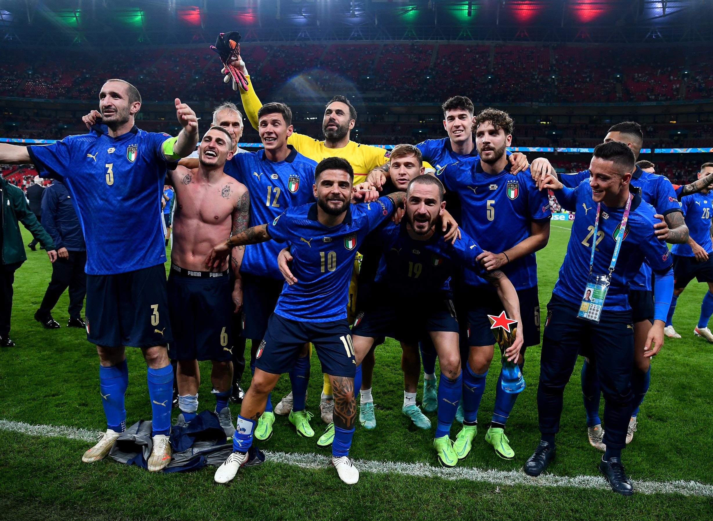 LONDON, ENGLAND - JULY 11: Players of Italy celebrate their side's victory after the UEFA Euro 2020 Championship Final between Italy and England at Wembley Stadium on July 11, 2021 in London, England. (Photo by Claudio Villa/Getty Images)
