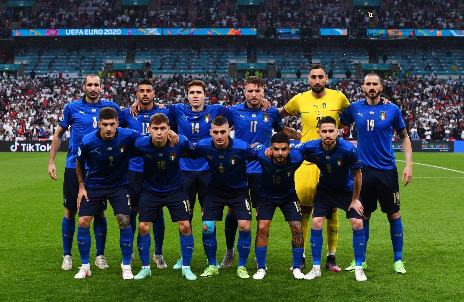 LONDON, ENGLAND - JULY 11: Players of Italy pose for a team photograph prior to the UEFA Euro 2020 Championship Final between Italy and England at Wembley Stadium on July 11, 2021 in London, England. (Photo by Claudio Villa/Getty Images)
