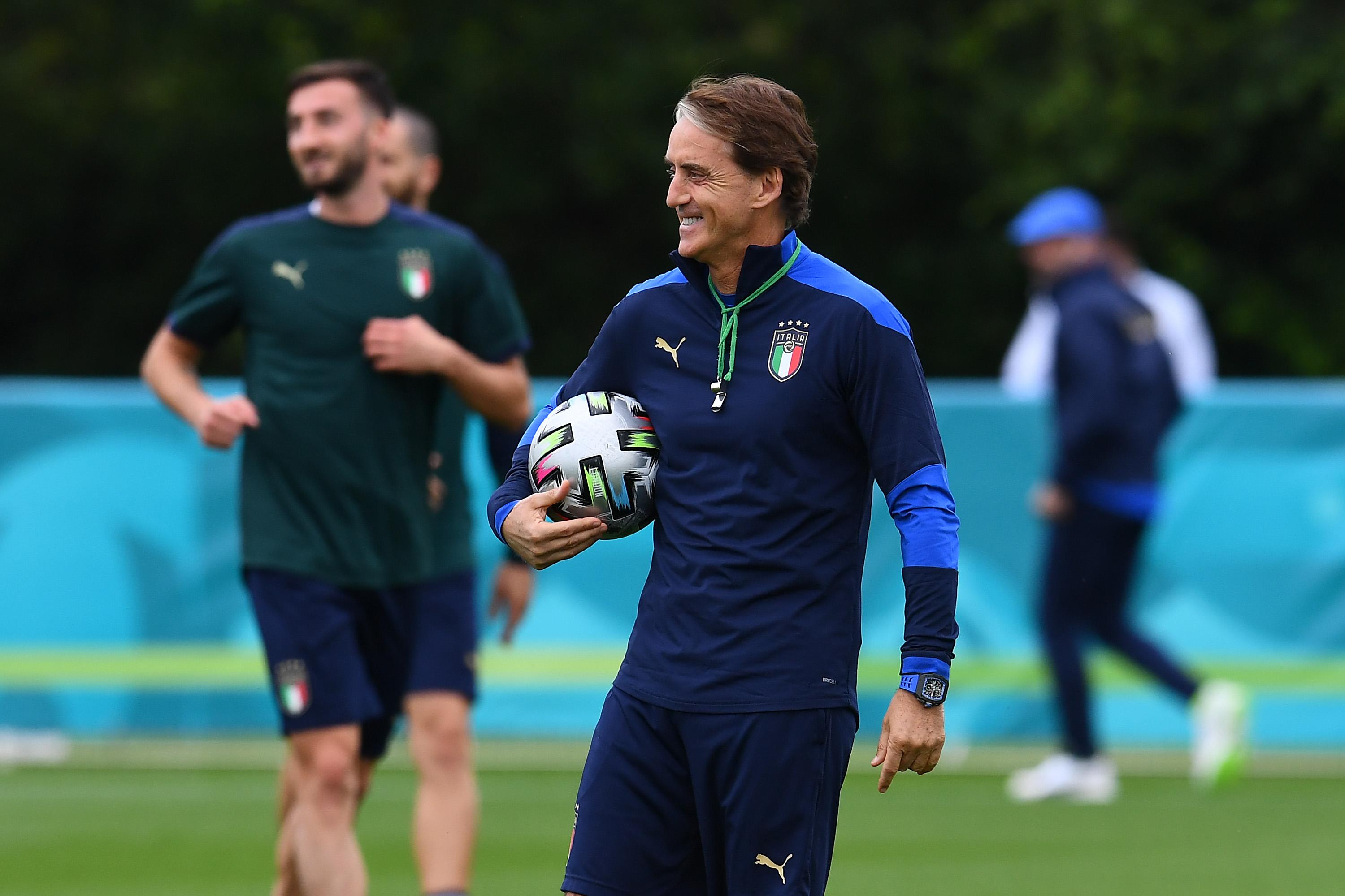 ENFIELD, ENGLAND - JULY 10: Roberto Mancini, Head Coach of Italy reacts during the Italy training session ahead of the Euro 2020 Final match between Italy and England at Tottenham Hotspur Training Centre on July 10, 2021 in Enfield, England. (Photo by Claudio Villa/Getty Images)