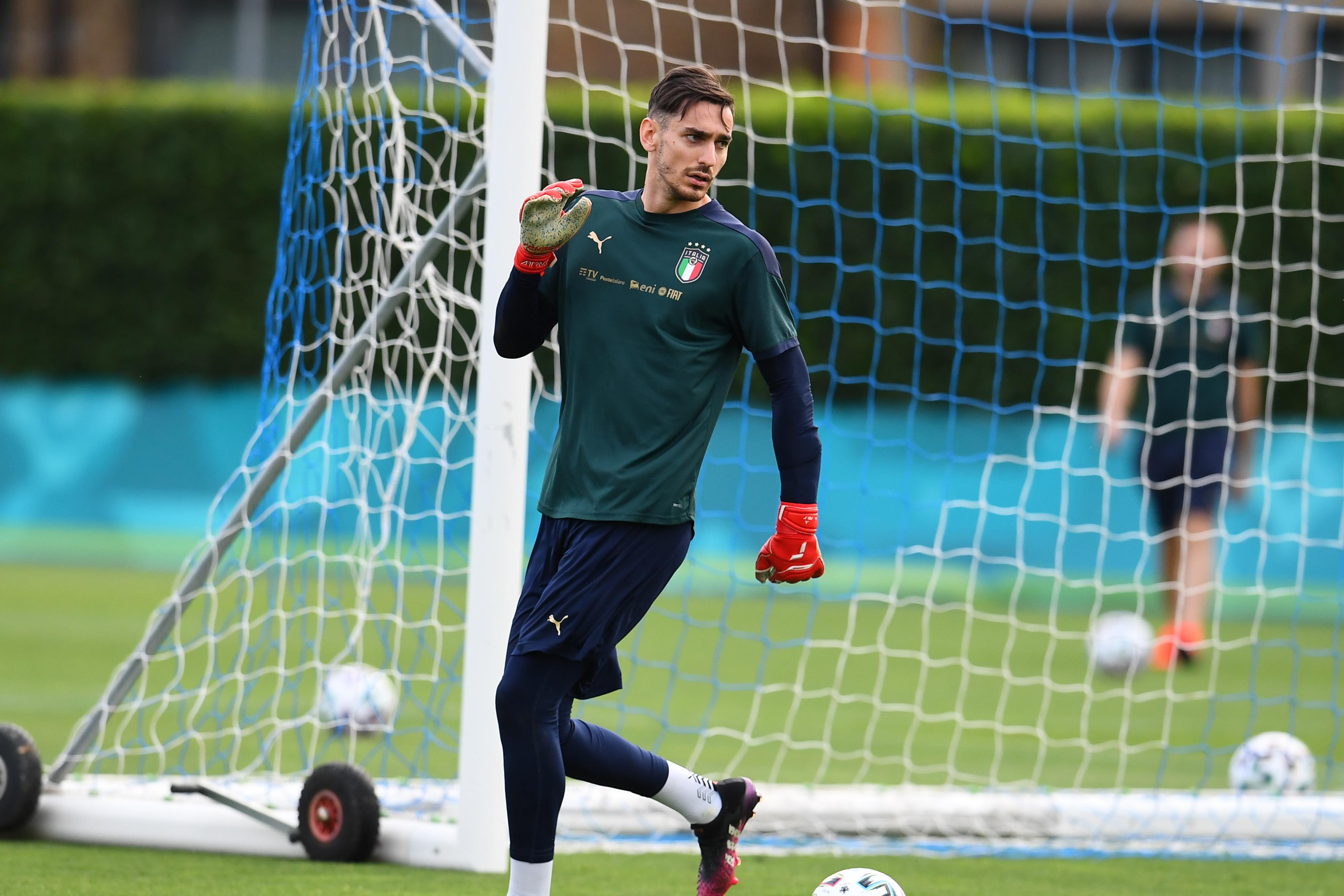 FLORENCE, ITALY - JULY 03: Alex Meret of Italy in action during Italy training session at Centro Tecnico Federale di Coverciano on July 03, 2021 in Florence, Italy. (Photo by Claudio Villa/Getty Images)