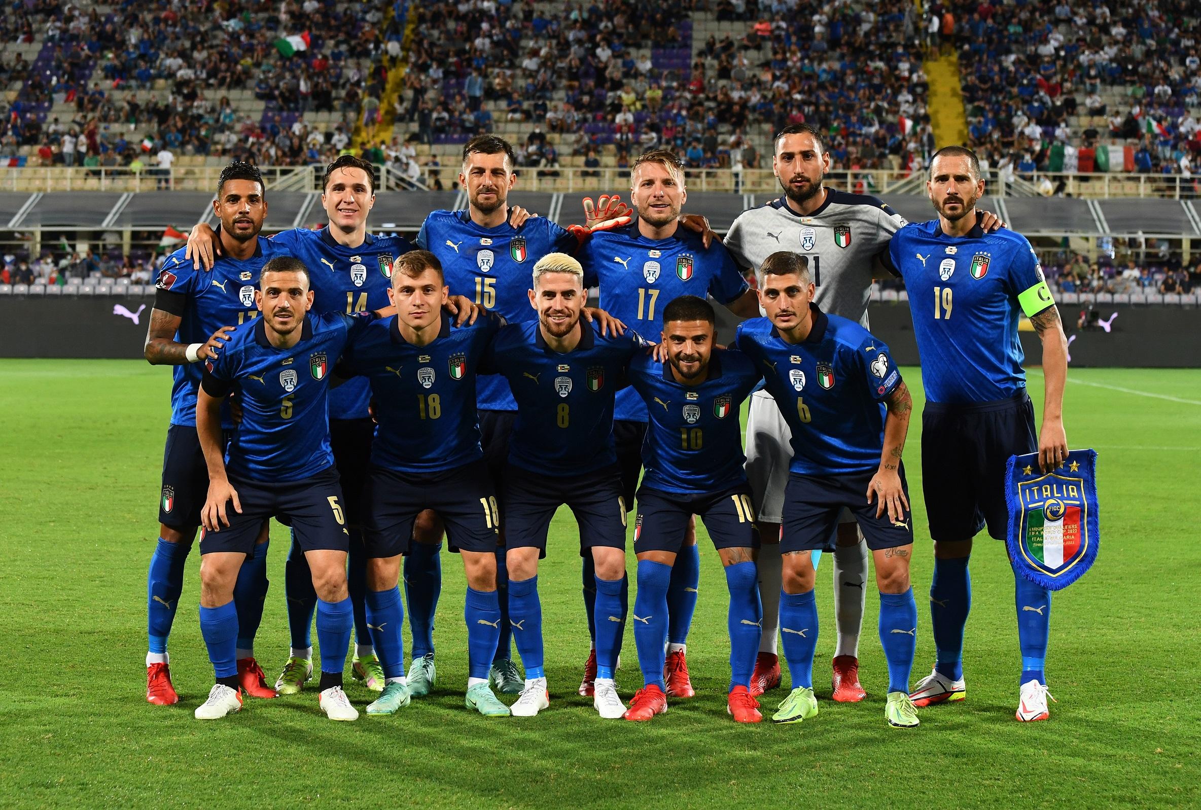 FLORENCE, ITALY - SEPTEMBER 02: Players of Italy line up prior to the 2022 FIFA World Cup Qualifier match between Italy and Bulgaria at Artemio Franchi on September 02, 2021 in Florence, . (Photo by Claudio Villa/Getty Images)