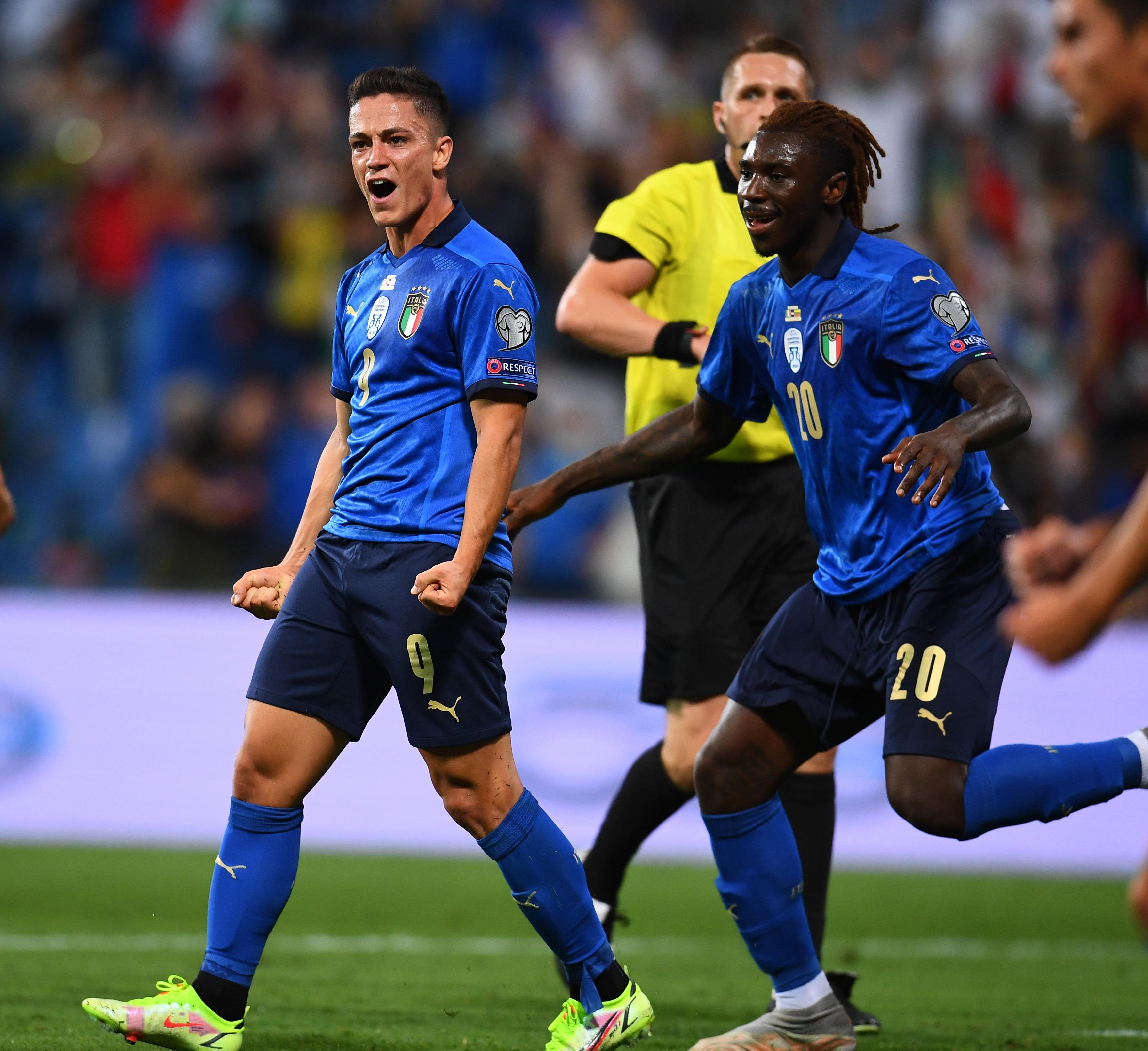 REGGIO NELL'EMILIA, ITALY - SEPTEMBER 08: Giacomo Raspadori of Italy celebrates after scoring the goal during the 2022 FIFA World Cup Qualifier match between Italy and Lithuania at Mapei Stadium - Citta' del Tricolore on September 08, 2021 in Reggio nell'Emilia, Italy. (Photo by Claudio Villa/Getty Images)