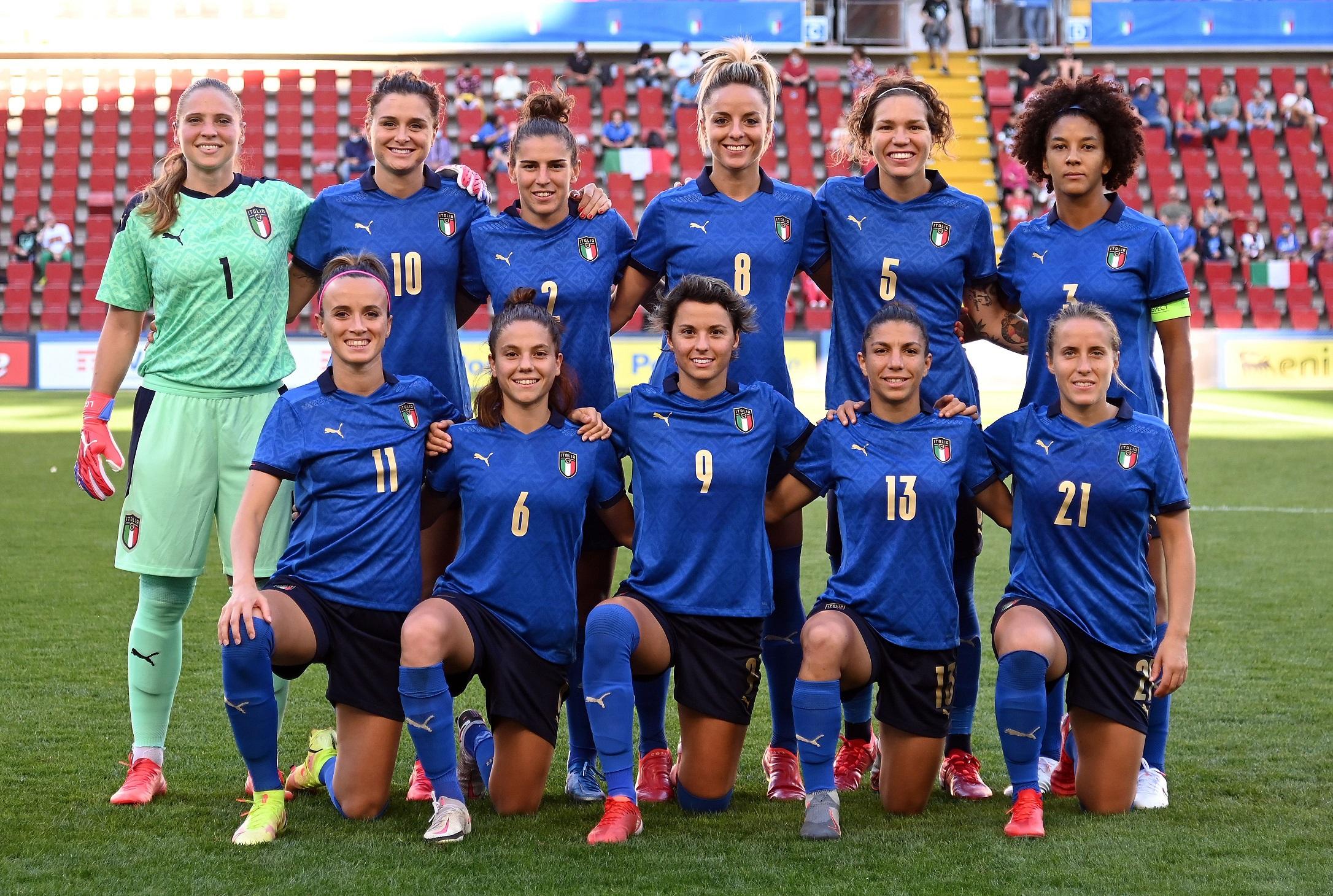 TRIESTE, ITALY - SEPTEMBER 17: Italy team line up during the FIFA Women's World Cup 2023 Qualifier group G match between Italy and Moldova at Stadio Nereo Rocco on September 17, 2021 in Trieste , Italy. (Photo by Alessandro Sabattini/Getty Images)