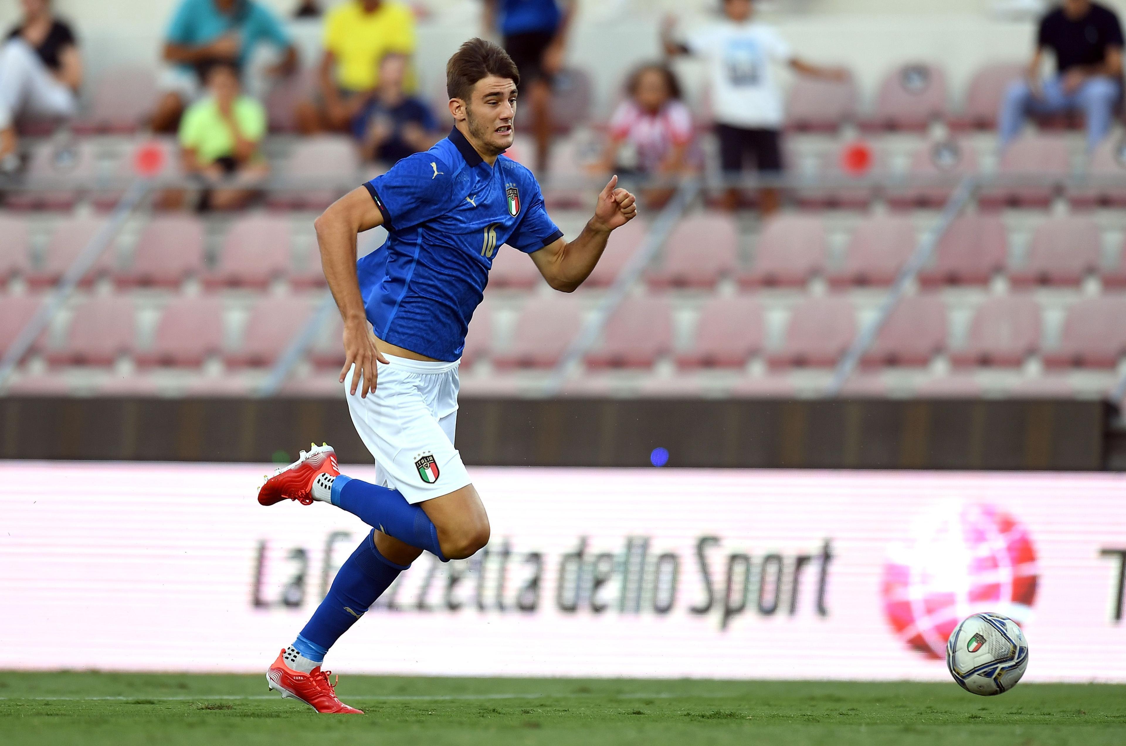 VICENZA, ITALY - SEPTEMBER 07: Lorenzo Lucca of Italy U21 in action during the UEFA European Under-21 Championship Qualifier between Italy U21 and Montenegro U21 at Stadio Romeo Menti on September 07, 2021 in Vicenza, Italy. (Photo by Alessandro Sabattini/Getty Images)