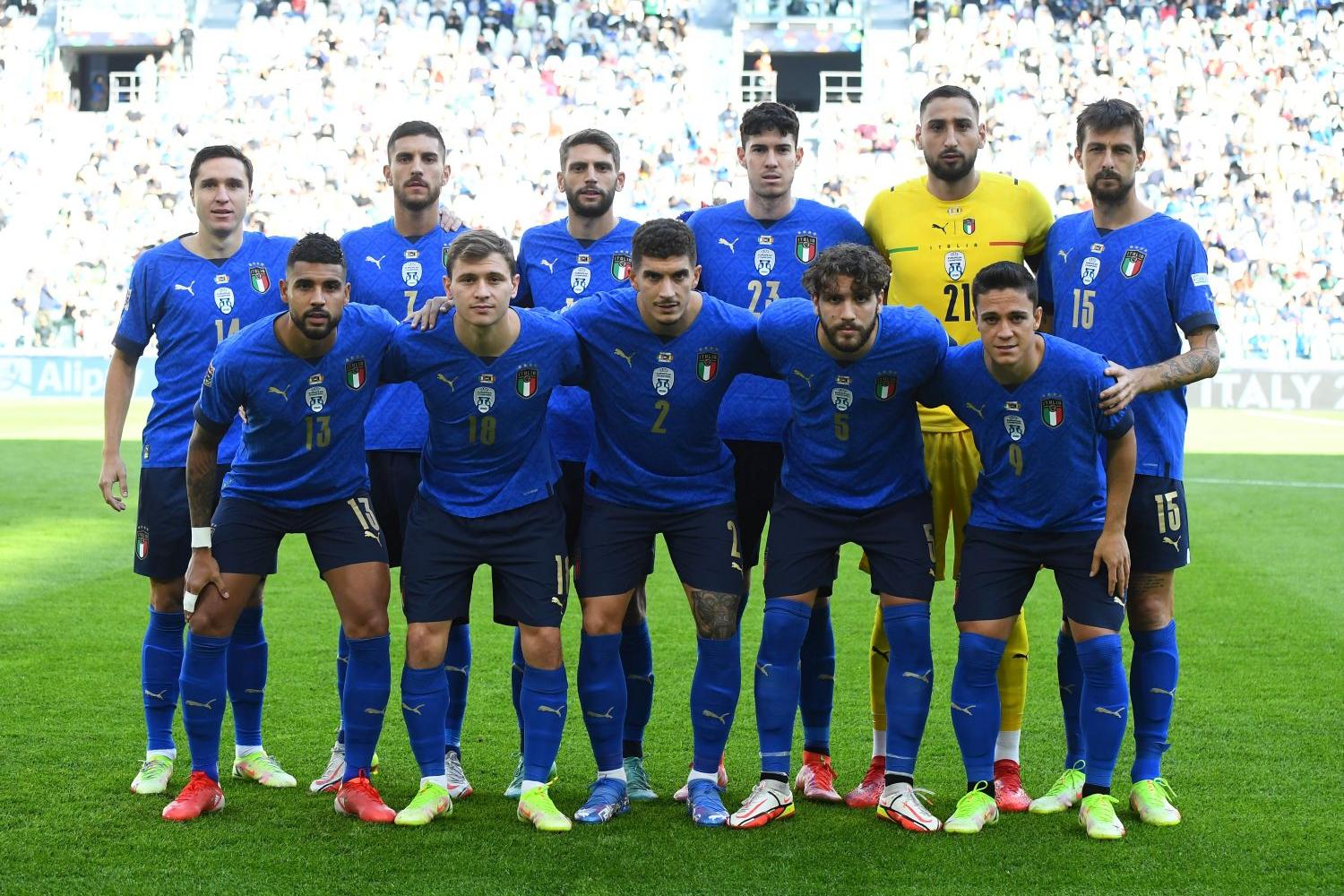 TURIN, ITALY - OCTOBER 10:  Players of Italy line up prior to the UEFA Nations League 2021 Third Place Match between Italy and Belgium at Juventus Stadium on October 10, 2021 in Turin, Italy. (Photo by Claudio Villa/Getty Images)