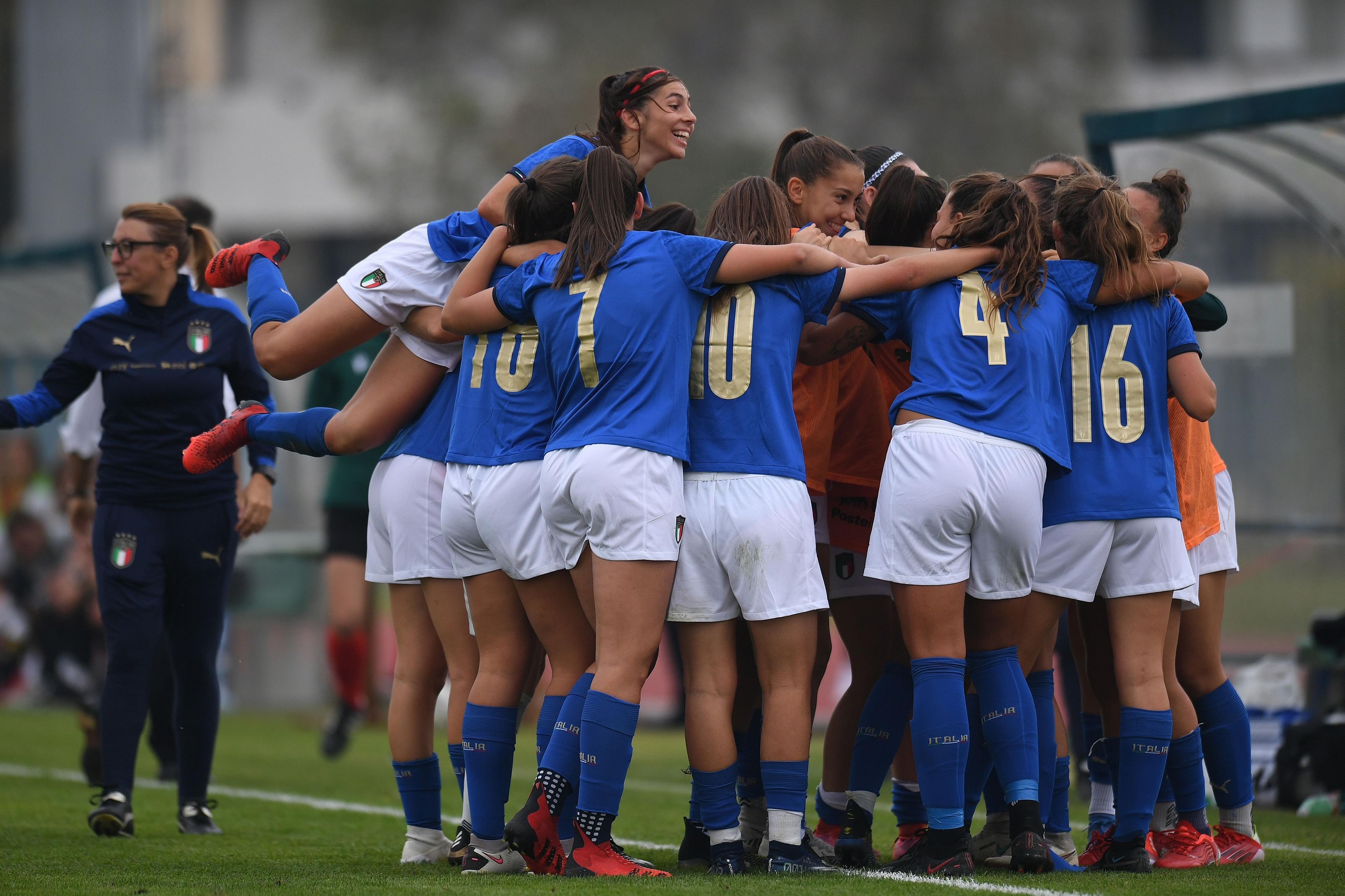 PADOVA, ITALY - OCTOBER 20: Chiara Beccari of Italy celebrates with team matesafter scoring her team third goal during the UEFA European Women's Under-19 Championship Round 1 match between Poland and Italy on October 20, 2021 in Abano Terme near Padova, Italy. (Photo by Alessandro Sabattini/Getty Images)