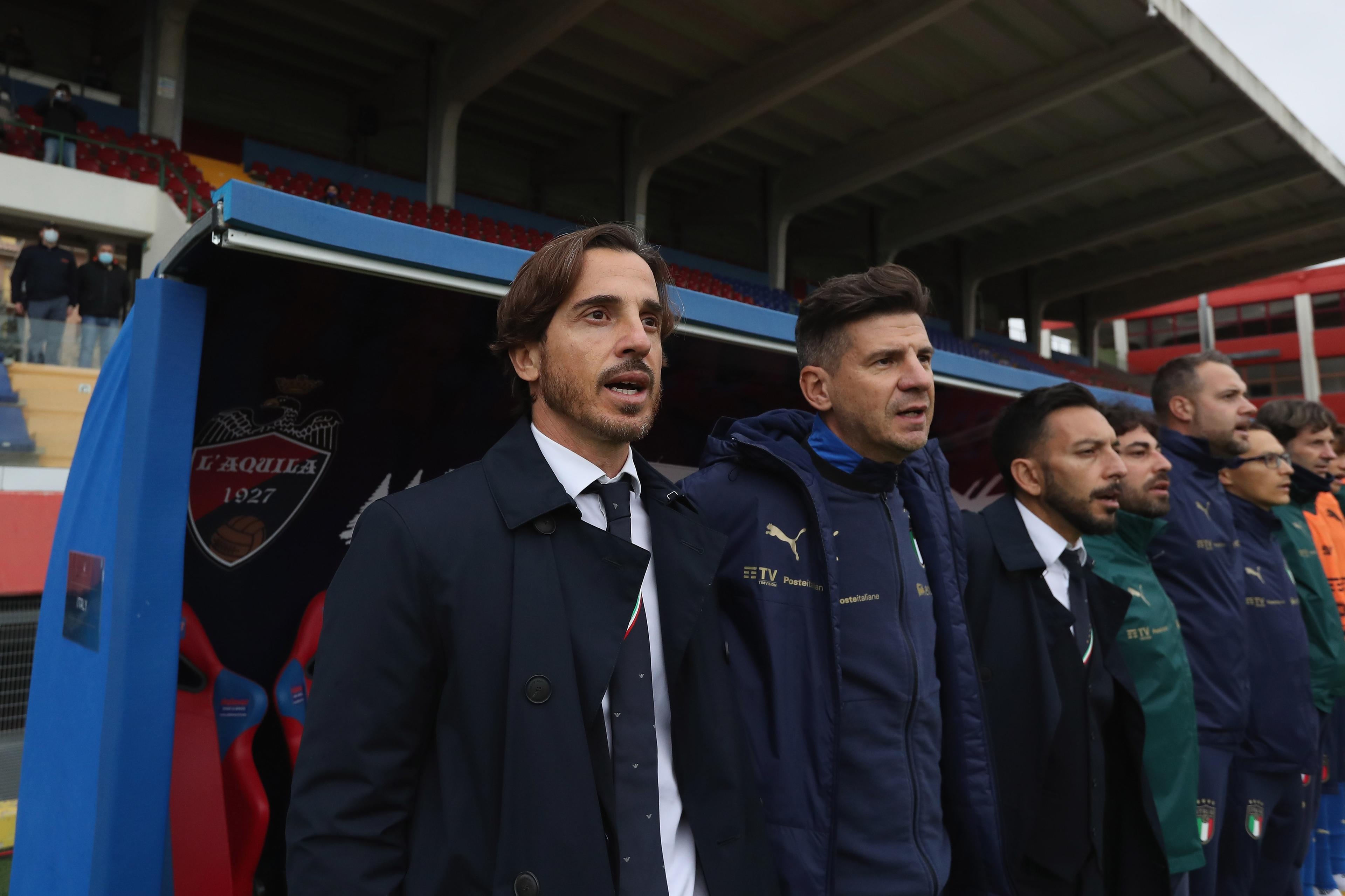 L'AQUILA, ITALY - NOVEMBER 11: Italy head coach Daniele Franceschini looks on during the friendly match between Italy U18 and France U18 at Stadio Tommaso Fattori on November 11, 2021 in L'Aquila, Italy. (Photo by Paolo Bruno/Getty Images) *** Local Caption *** Daniele Franceschini