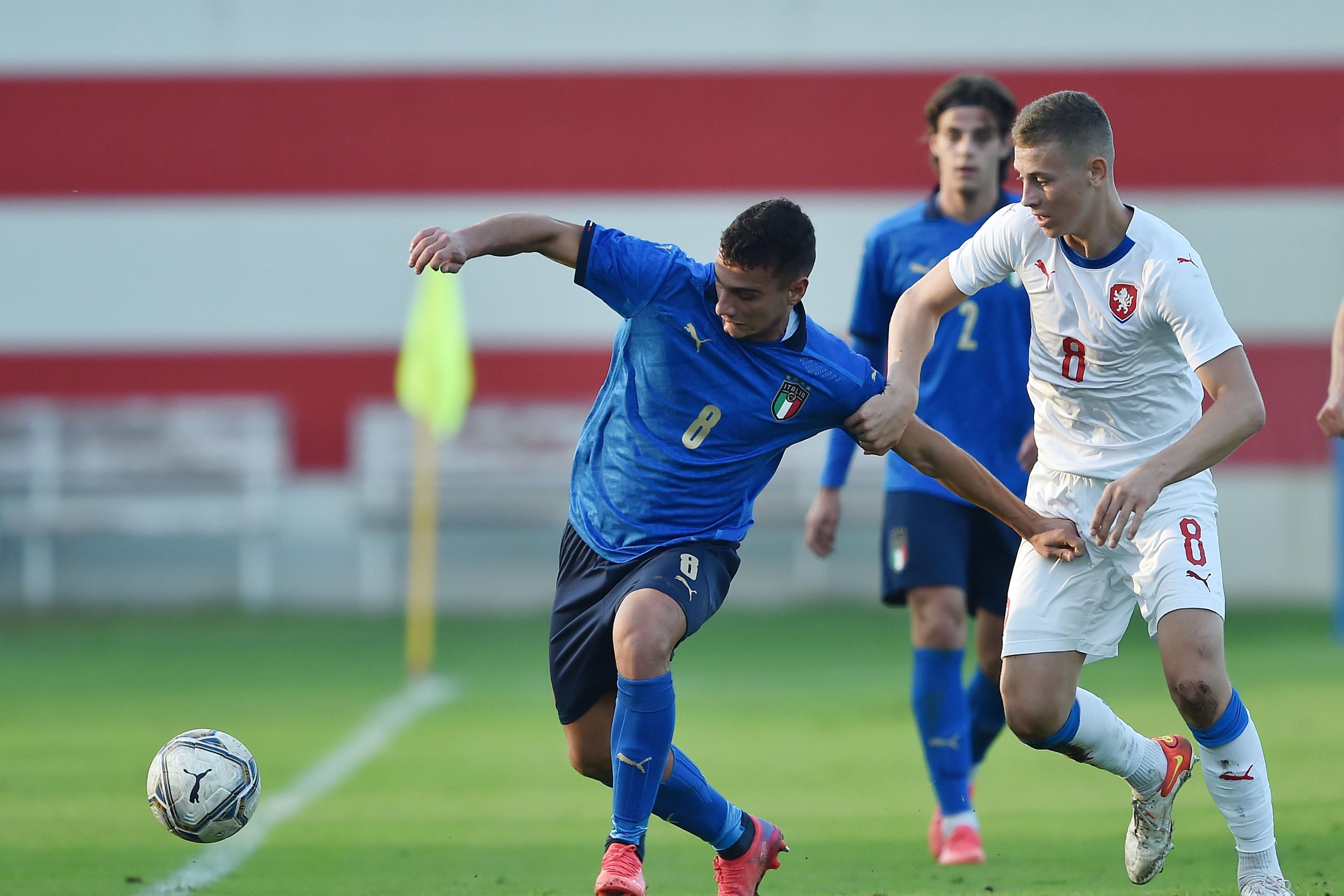 PESARO, ITALY - NOVEMBER 11: Tommaso Milanese of Italy U20 and Jakub Kristan of Czech Republic U20 in action during the 8 Nations Tournament match between Italy U20 and Czech Republic U20 on November 11, 2021 in Ravenna, Italy.  (Photo by Giuseppe Bellini/Getty Images) *** Local Caption *** Tommaso MilaneseJakub Kristan