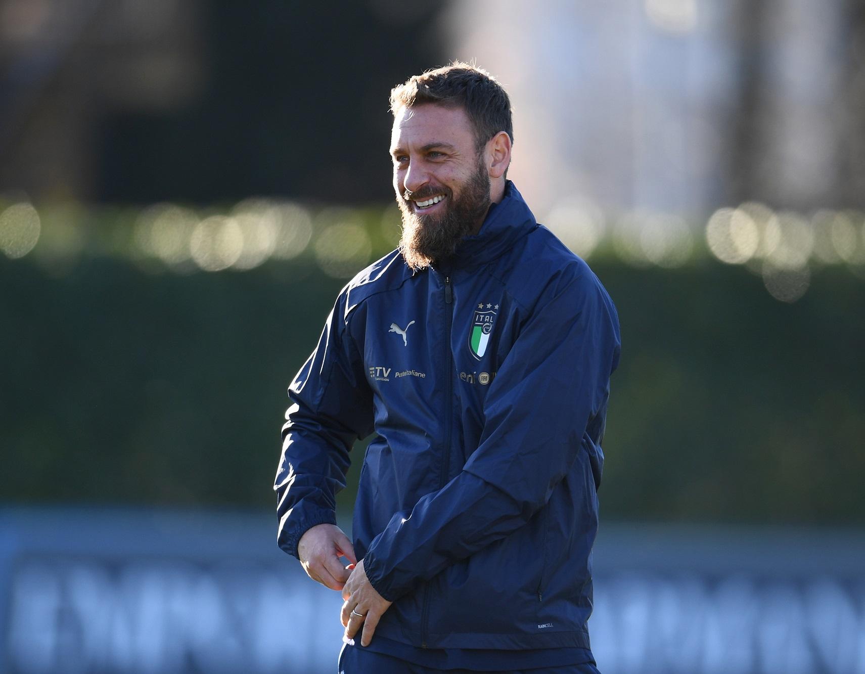 FLORENCE, ITALY - MARCH 22: Coach assistants Daniele De Rossi smiles during an Italy training sessionat Centro Tecnico Federale di Coverciano on March 22, 2021 in Florence, Italy. (Photo by Claudio Villa/Getty Images)