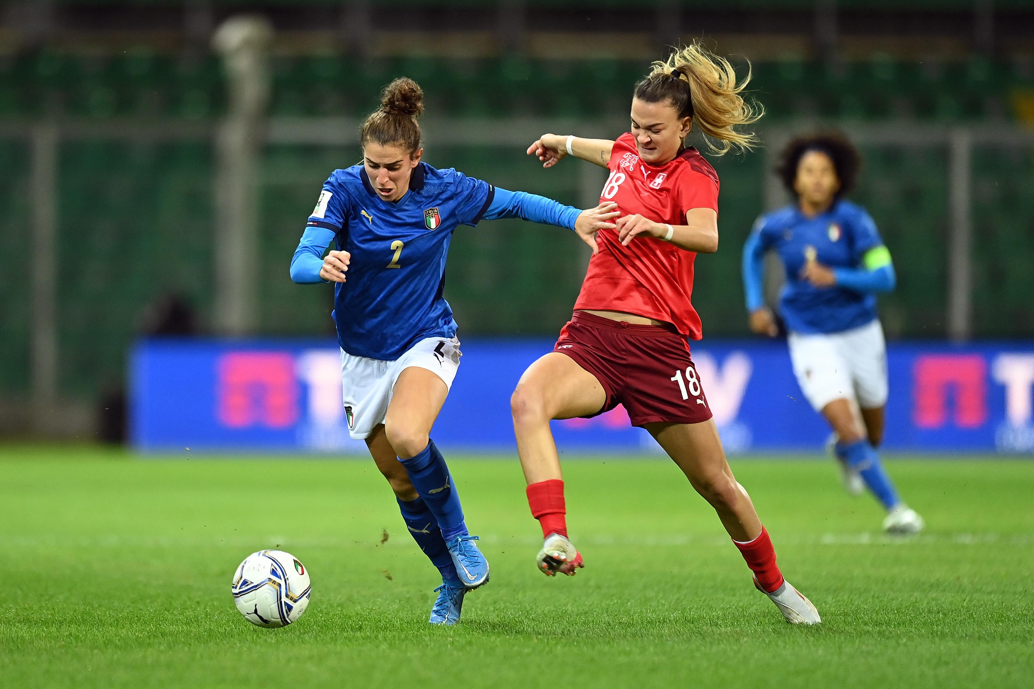 PALERMO, ITALY - NOVEMBER 26: Valentina Bergamaschi of Italy and Riola Xhemaili of Switzerland compete for the ball during the FIFA Women's World Cup 2023 Qualifier group G match between Italy and Switzerland at on November 26, 2021 in Palermo , Italy. (Photo by Tullio M. Puglia/Getty Images)