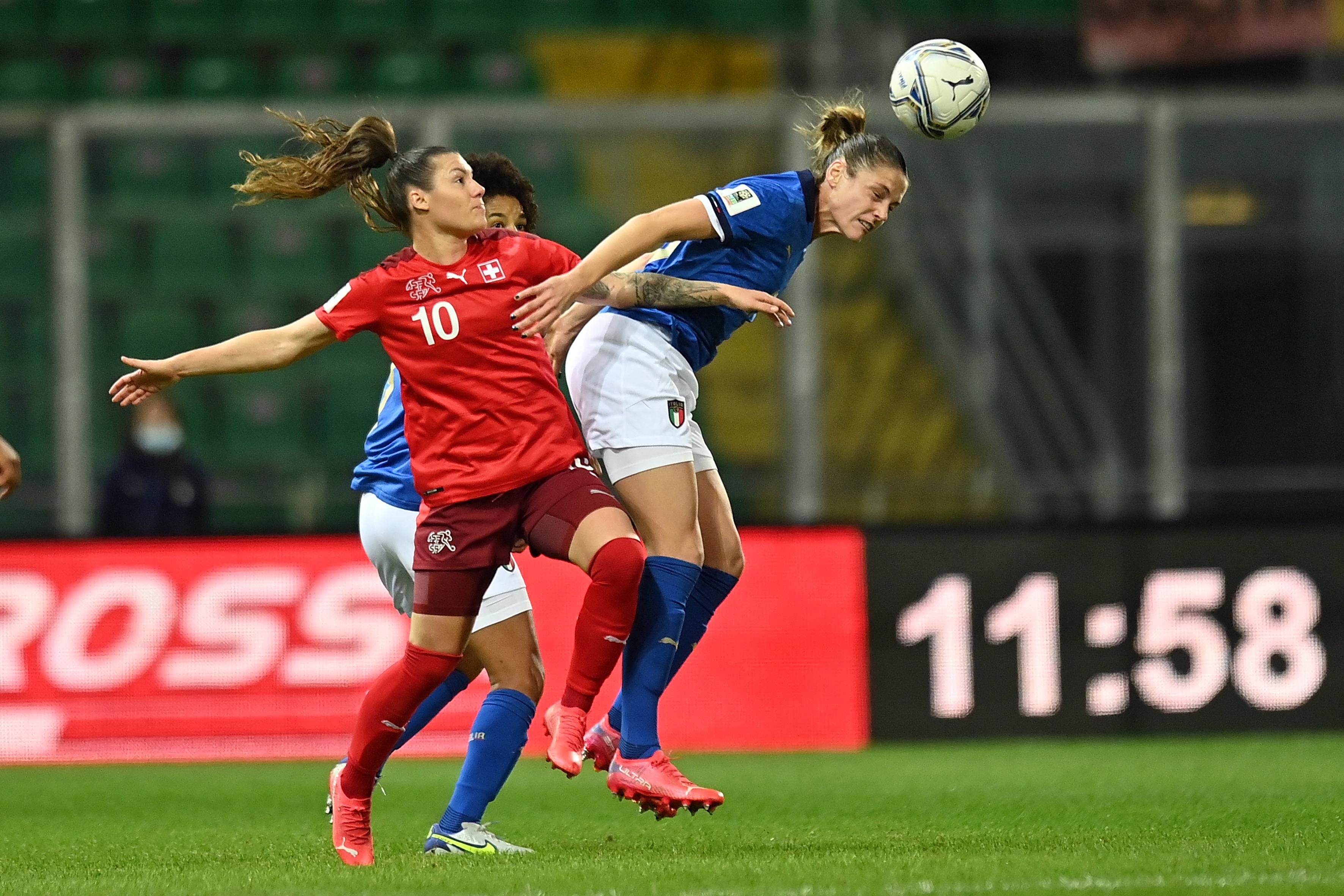 PALERMO, ITALY - NOVEMBER 26: Ramona Bachmann of Switzerland and Cecilia Salvai of Italy compete for the ball during the FIFA Women\\'s World Cup 2023 Qualifier group G match between Italy and Switzerland at  on November 26, 2021 in Palermo , Italy. (Photo by Tullio M. Puglia/Getty Images)
