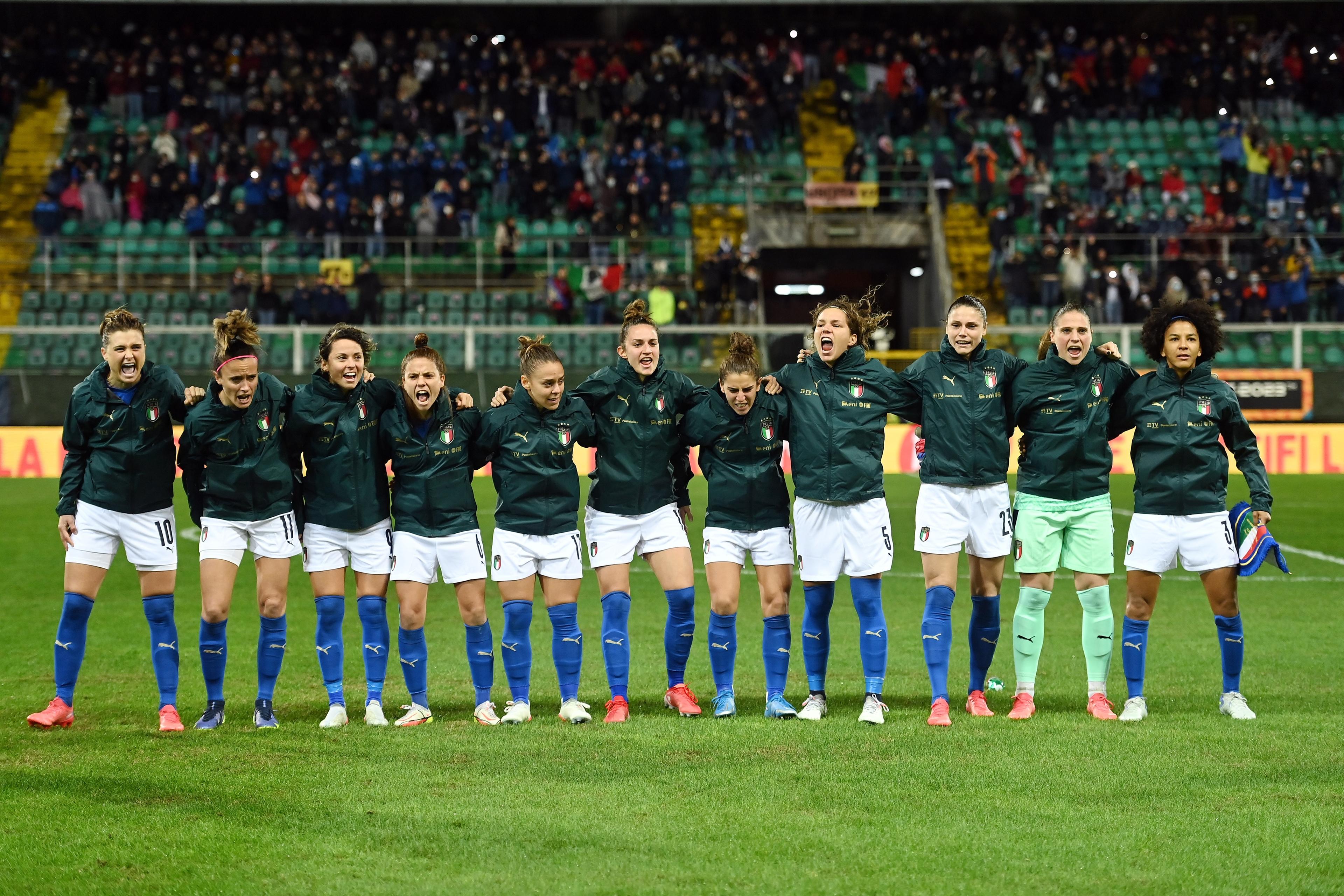 PALERMO, ITALY - NOVEMBER 26: Players of Italy sing the National Anthem during the FIFA Women\\'s World Cup 2023 Qualifier group G match between Italy and Switzerland at  on November 26, 2021 in Palermo , Italy. (Photo by Tullio M. Puglia/Getty Images)