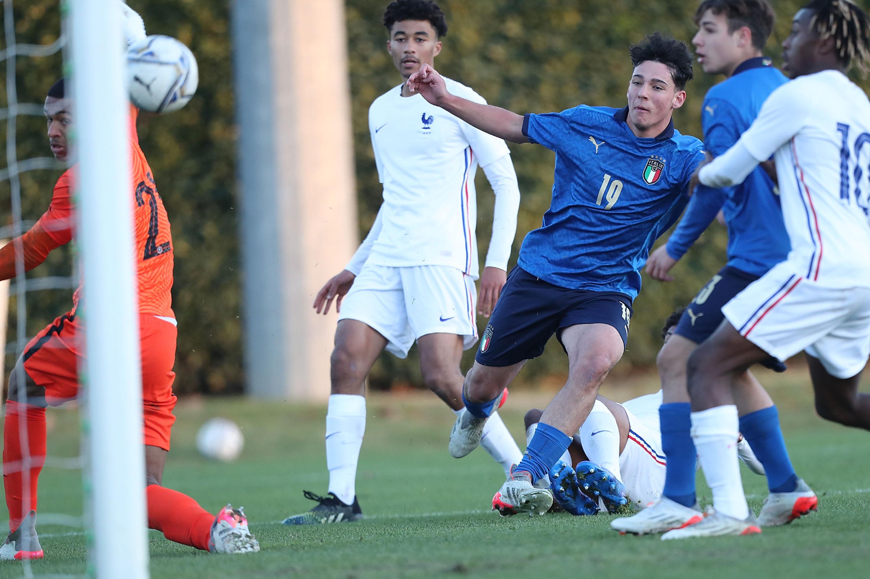 FLORENCE, ITALY - DECEMBER 07: Alessio Vacca of Italy U17 scores a goal during the international friendly match between Italy U17 and France U17 at Centro Tecnico Federale di Coverciano on December 7, 2021 in Florence, Italy. (Photo by Gabriele Maltinti/AS Roma via Getty Images) *** Local Caption *** Alessio Vacca