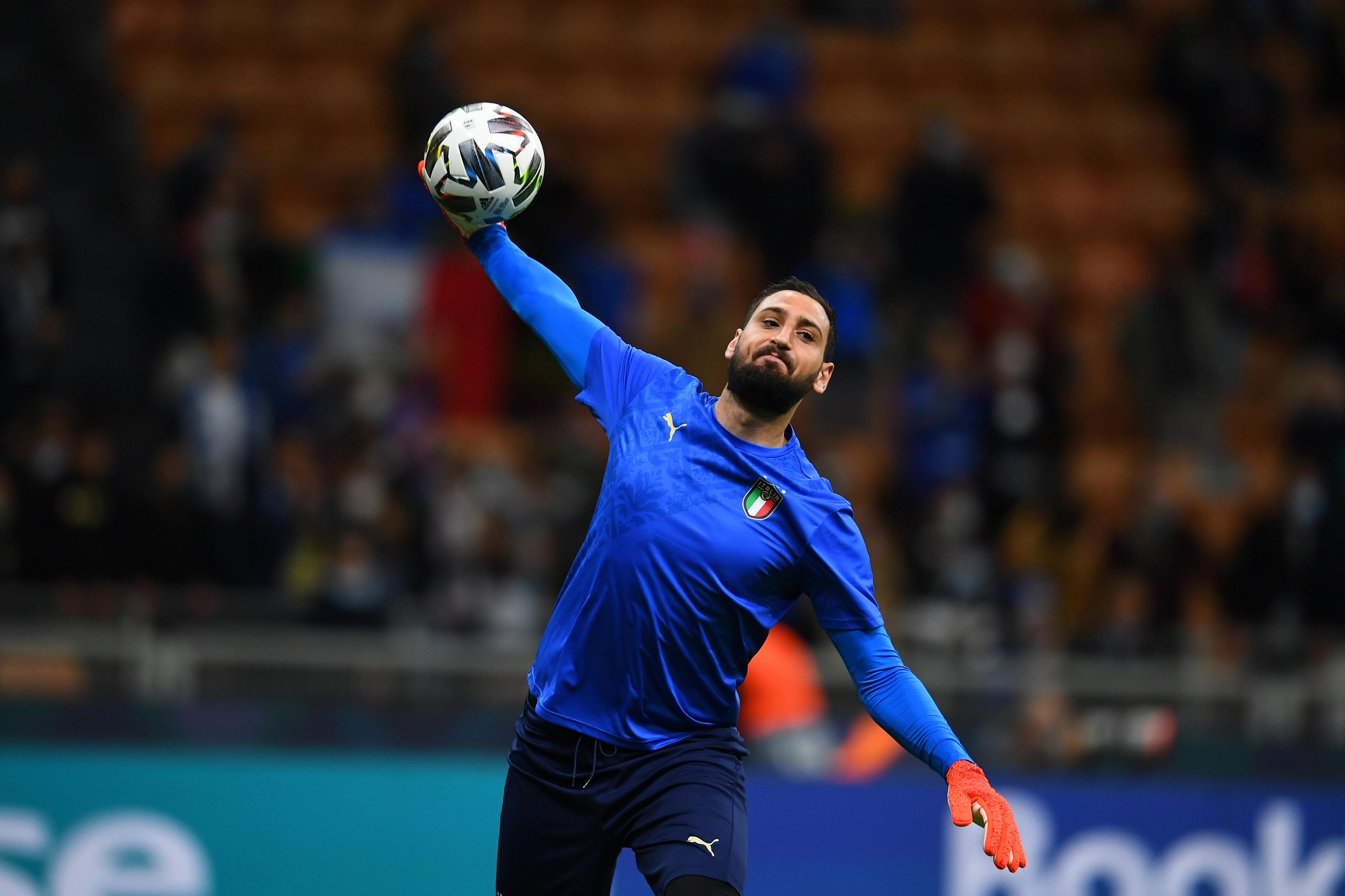 MILAN, ITALY - OCTOBER 06: Gianluigi Donnarumma of Italy warms up ahead before the UEFA Nations League 2021 Semi-final match between Italy and Spain at Giuseppe Meazza Stadium on October 06, 2021 in Milan, Italy. (Photo by Claudio Villa/Getty Images)