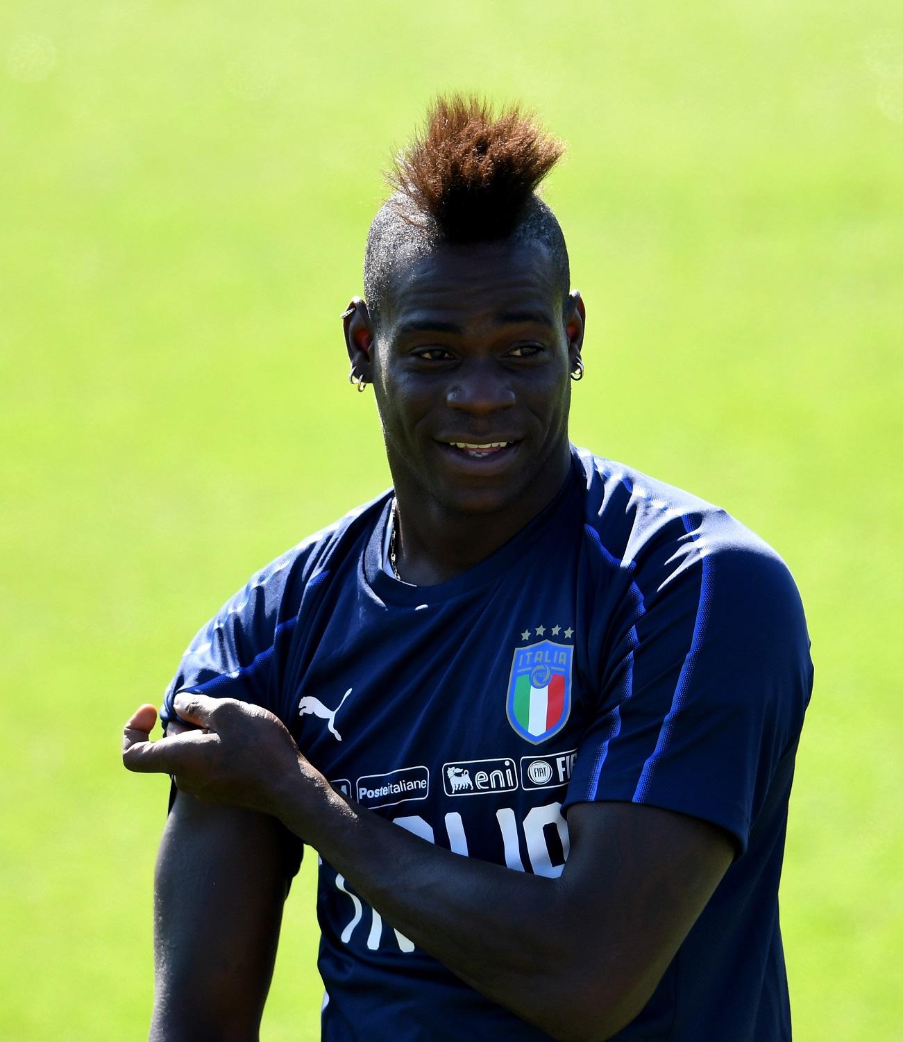 FLORENCE, ITALY - SEPTEMBER 06: Mario Balotelli of Italy reacts during a Italy training session at Centro Tecnico Federale di Coverciano on September 5, 2018 in Florence, Italy. (Photo by Claudio Villa/Getty Images)