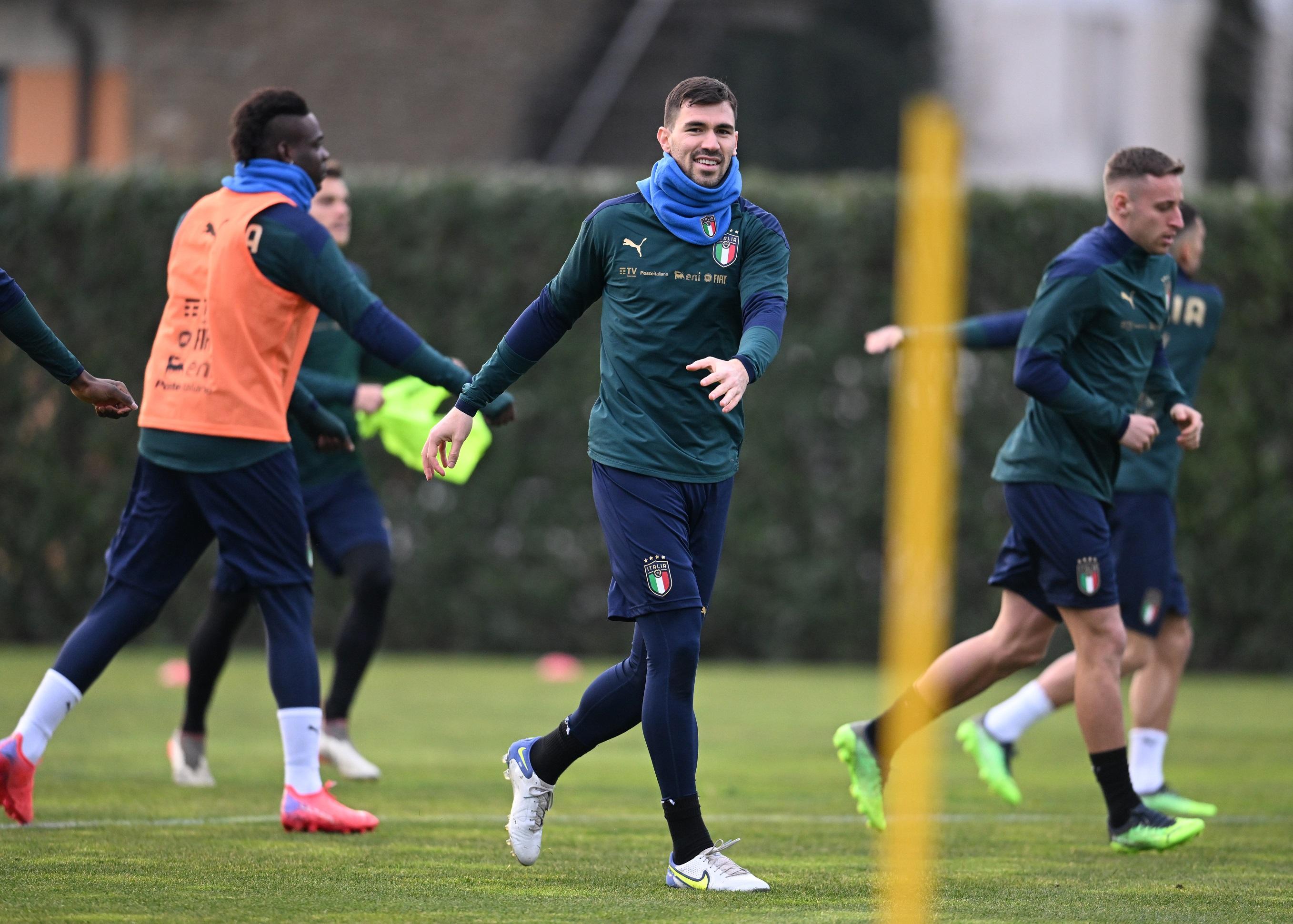 FLORENCE, ITALY - JANUARY 26: Alessio Romagnoli of Italy in action during a Italy training session at Centro Tecnico Federale di Coverciano on January 26, 2022 in Florence, Italy. (Photo by Claudio Villa/Getty Images)