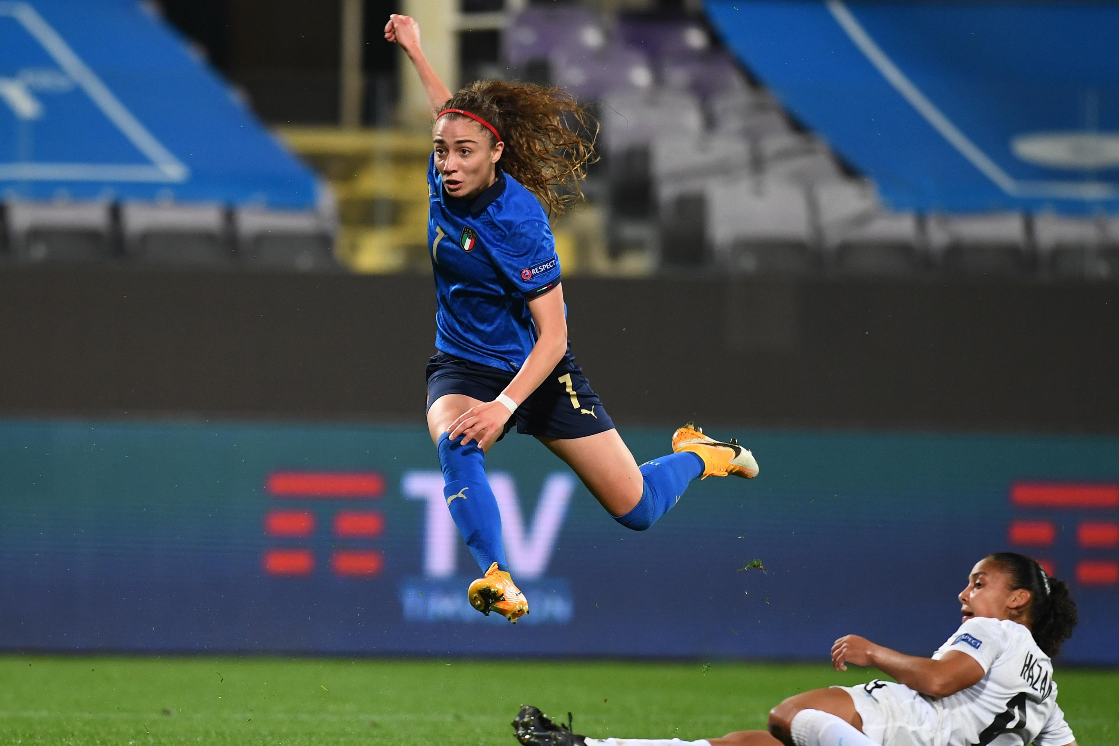 FLORENCE, ITALY - FEBRUARY 24: Benedetta Glionna of Italy in action during the UEFA Women\\'s EURO 2022 Qualifier match between Italy and Israel at Stadio Artemio Franchi on February 24, 2021 in Florence, Italy. (Photo by Claudio Villa/Getty Images)