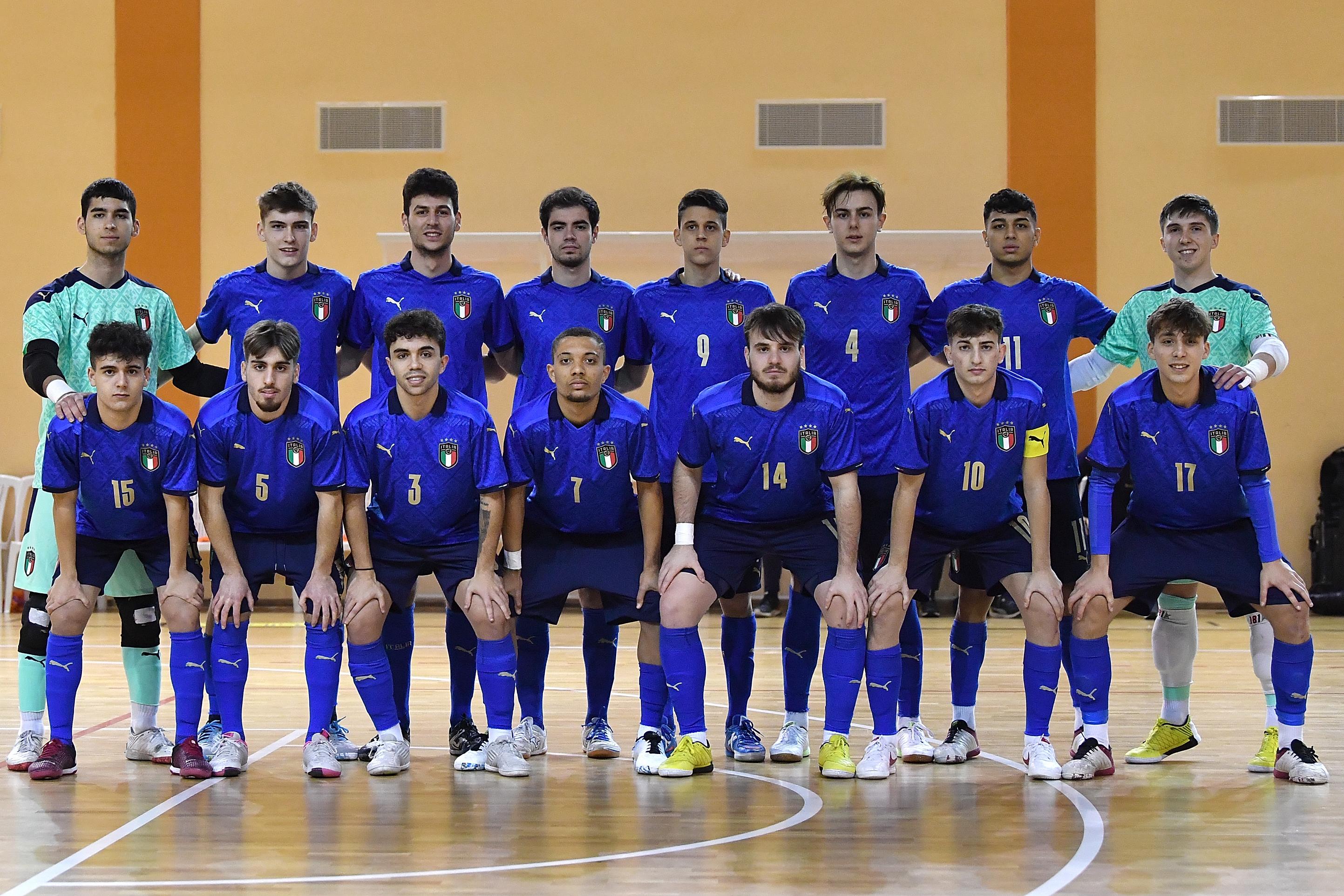 NOVARA, ITALY - FEBRUARY 16:  Team of Italy U19 line up during the Futsal International Friendly match between Italy U19 and Slovakia U19 at Novarello Training Center on February 16, 2022 in Novara, Italy.  (Photo by Valerio Pennicino/Getty Images)