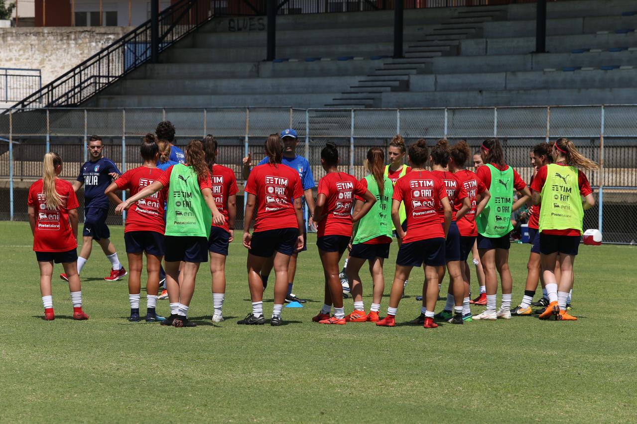 FORMIA, ITALY - JULY 12: Italy u19 w during the session training and meeting with Fabbricini Roberto and Michele Uva on July 12, 2018 in Formia, Italy. (Photo by Paolo Bruno/Getty Images)