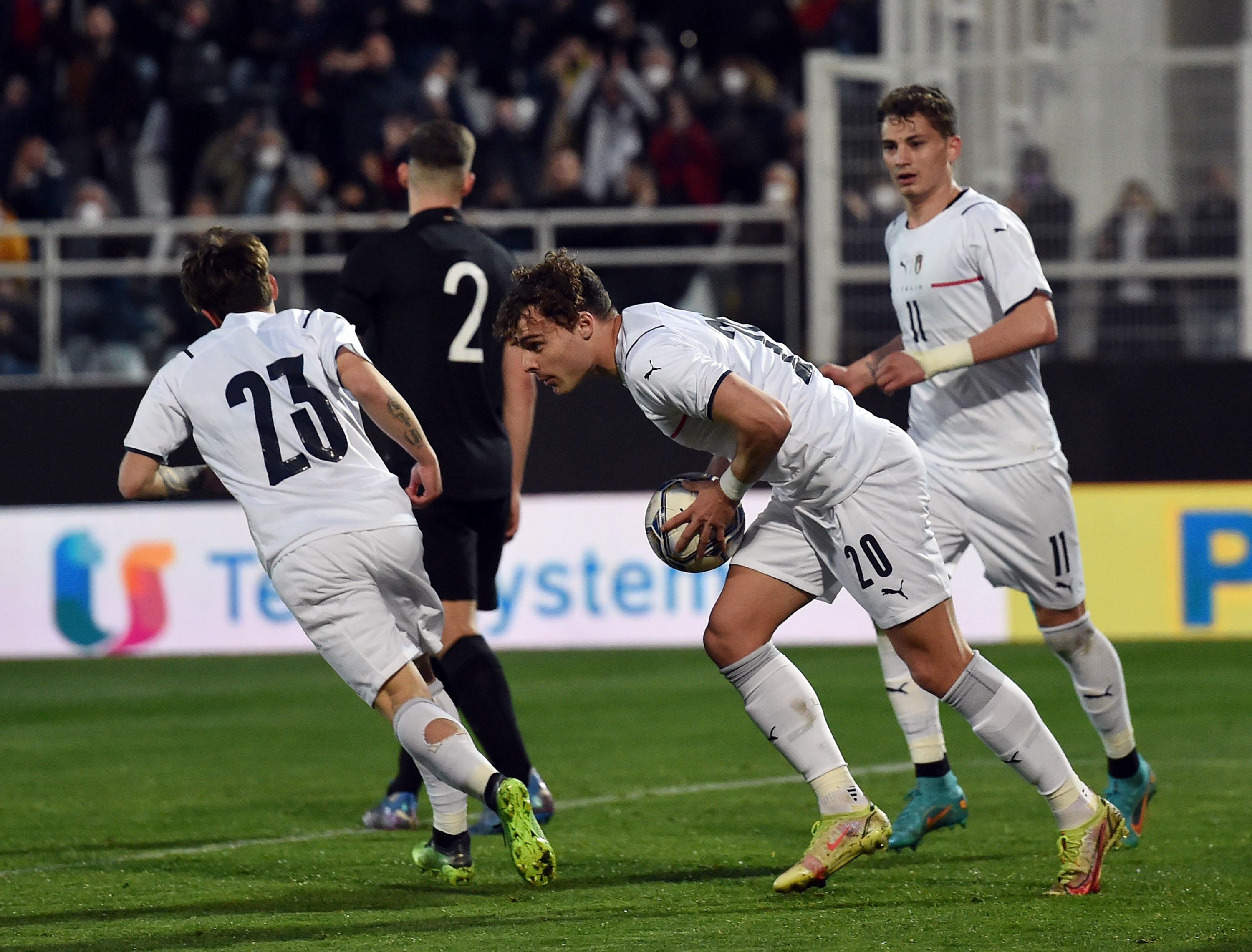ASCOLI PICENO, ITALY - MARCH 24: Edoardo Vergani of Italy U20 celebrates after scoring goal 1-1 during the international friendly match between Italy U20 and Germany U20 at Stadio Cino e Lillo del Duca on March 24, 2022 in Ascoli Piceno, Italy. (Photo by Giuseppe Bellini/Getty Images) *** Local Caption *** Edoardo Vergani