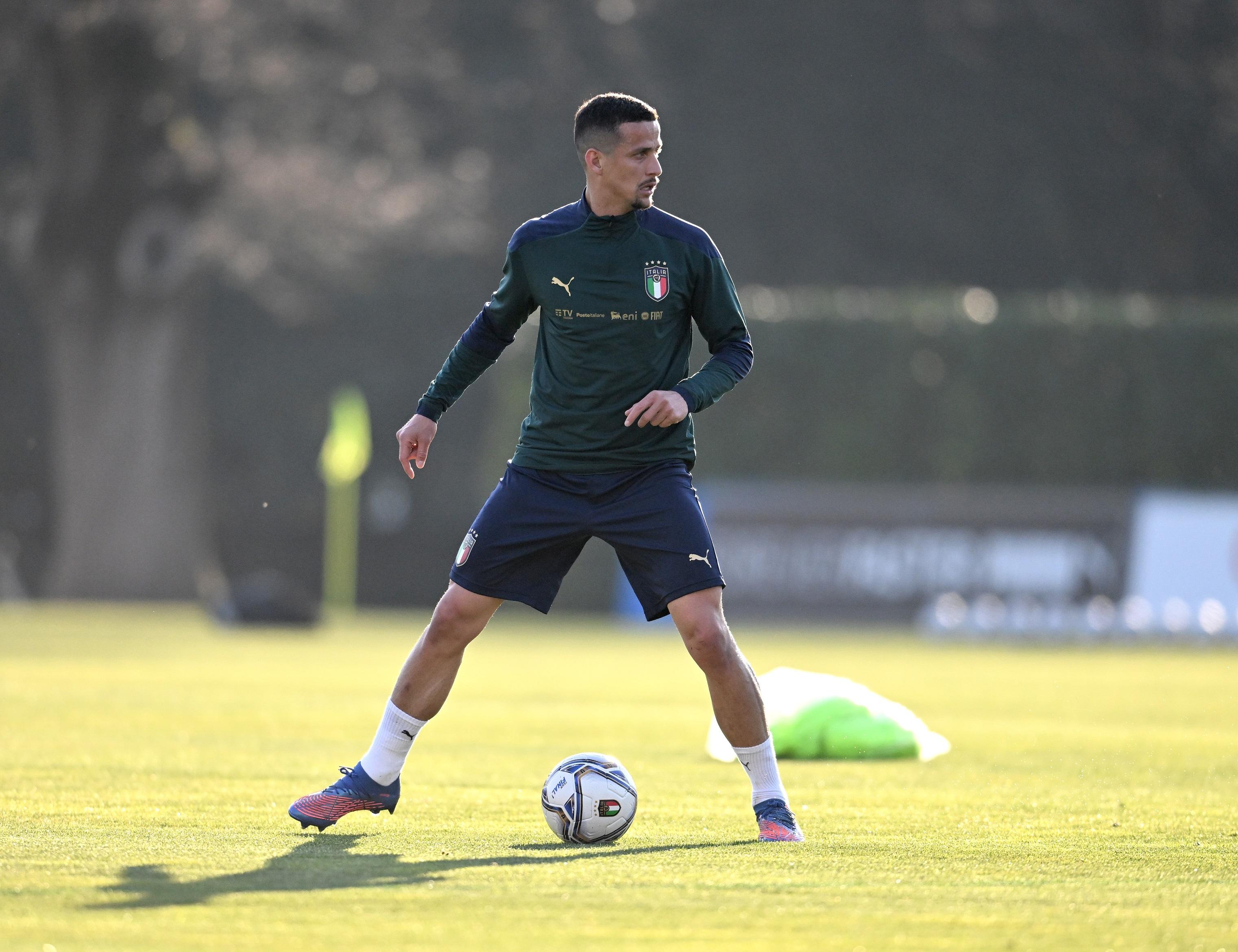 FLORENCE, ITALY - MARCH 22: Luiz Felipe of Italy in action during a Italy training session at Centro Tecnico Federale di Coverciano on March 22, 2022 in Florence, Italy. (Photo by Claudio Villa/Getty Images)
