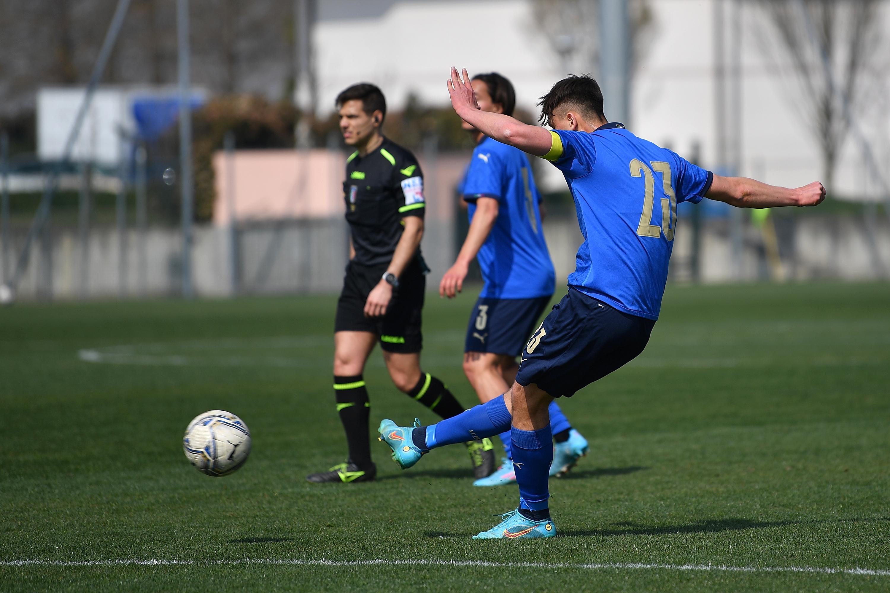 NOVARA, ITALY - MARCH 28: during the international friendly match between Italy U18 and Switzerland U18 at Novarello Training Center on March 28, 2022 in Novara, Italy. (Photo by Valerio Pennicino/Getty Images)