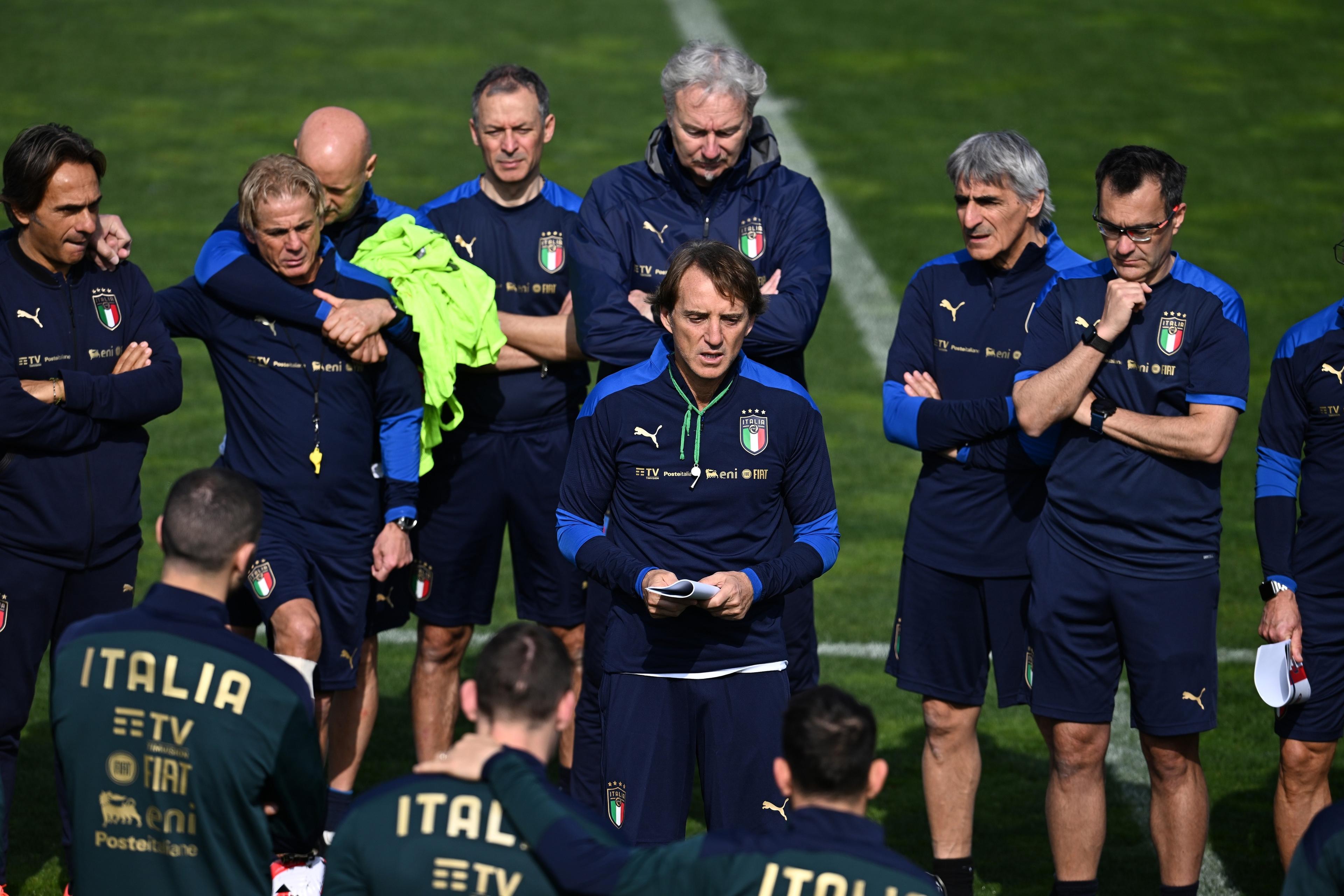 FLORENCE, ITALY - MARCH 28: Head coach Italy Roberto Mancini looks on during a Italy training session at Centro Tecnico Federale di Coverciano on March 28, 2022 in Florence, Italy. (Photo by Claudio Villa/Getty Images)