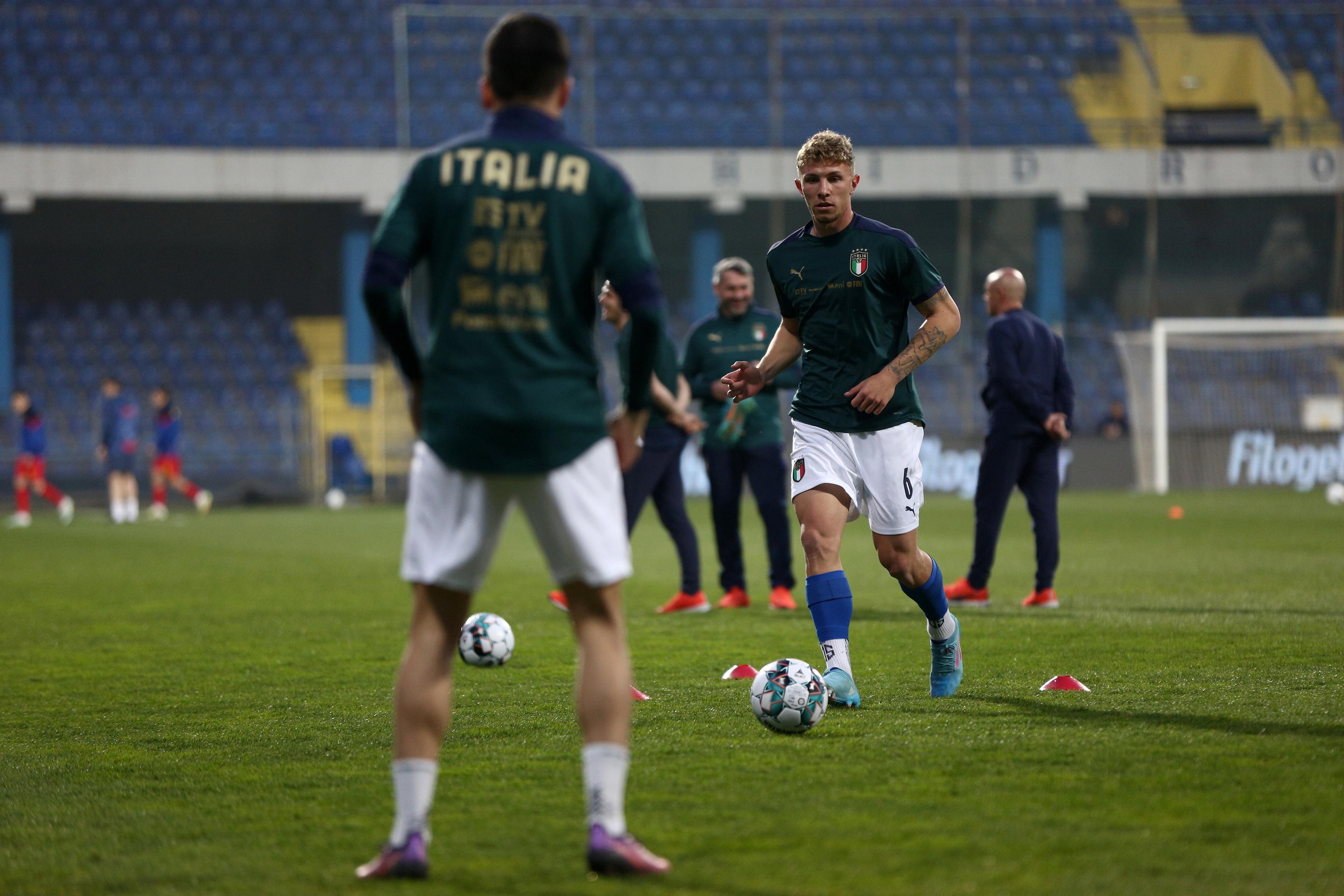 PODGORICA, MONTENEGRO - MARCH 25: Matteo Lovato of Italy warming up prior the UEFA European Under-21 Championship Qualifier match between Montenegro U21 and Italy U21 on March 25, 2022 in Podgorica, Montenegro. (Photo by Filip Filipovic/Getty Images)