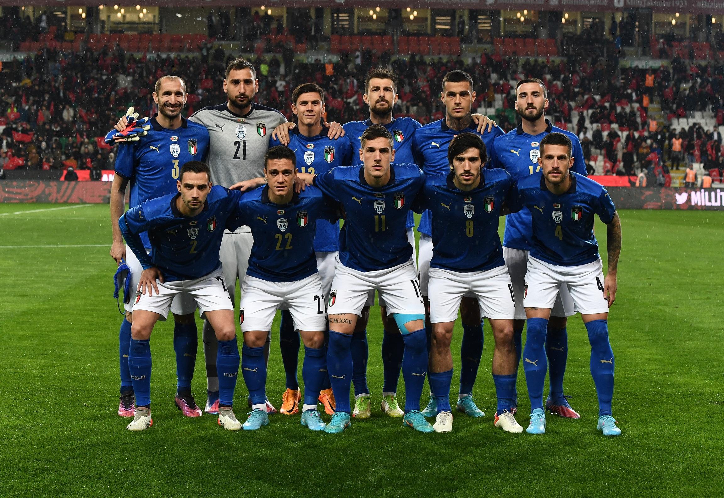 KONYA, TURKEY - MARCH 29: Players of Italy line up prior to the International Friendly match between Turkey and Italy on March 29, 2022 in Konya, Turkey. (Photo by Claudio Villa/Getty Images)