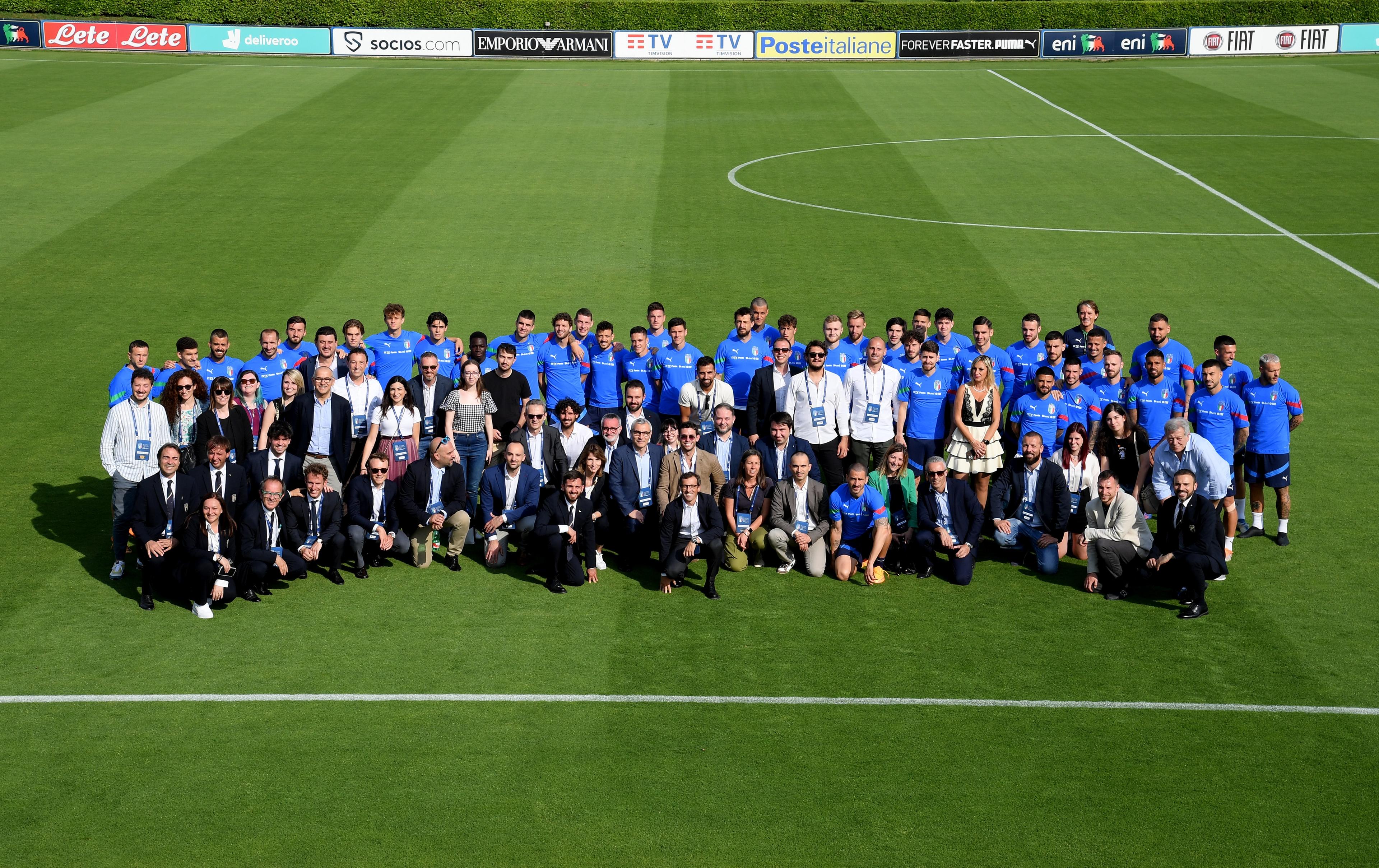 FLORENCE, ITALY - MAY 30: Players and Sponsor of Italy pose for a photo at Centro Tecnico Federale di Coverciano on May 30, 2022 in Florence, Italy. (Photo by Claudio Villa/Getty Images)