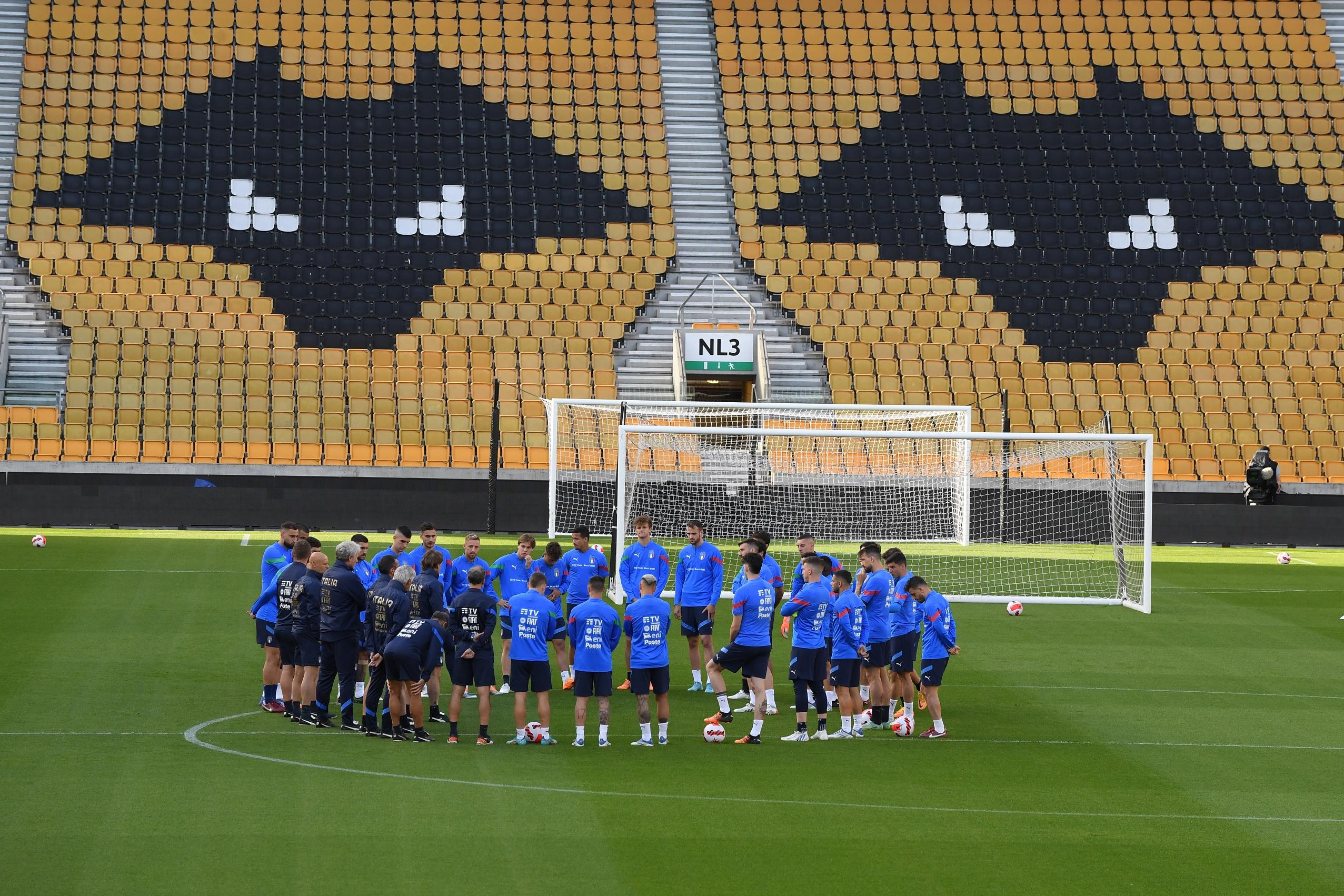 WOLVERHAMPTON, ENGLAND - JUNE 10: A general view during a Italy training session at Molineux on June 10, 2022 in Wolverhampton, England. (Photo by Claudio Villa/Getty Images)