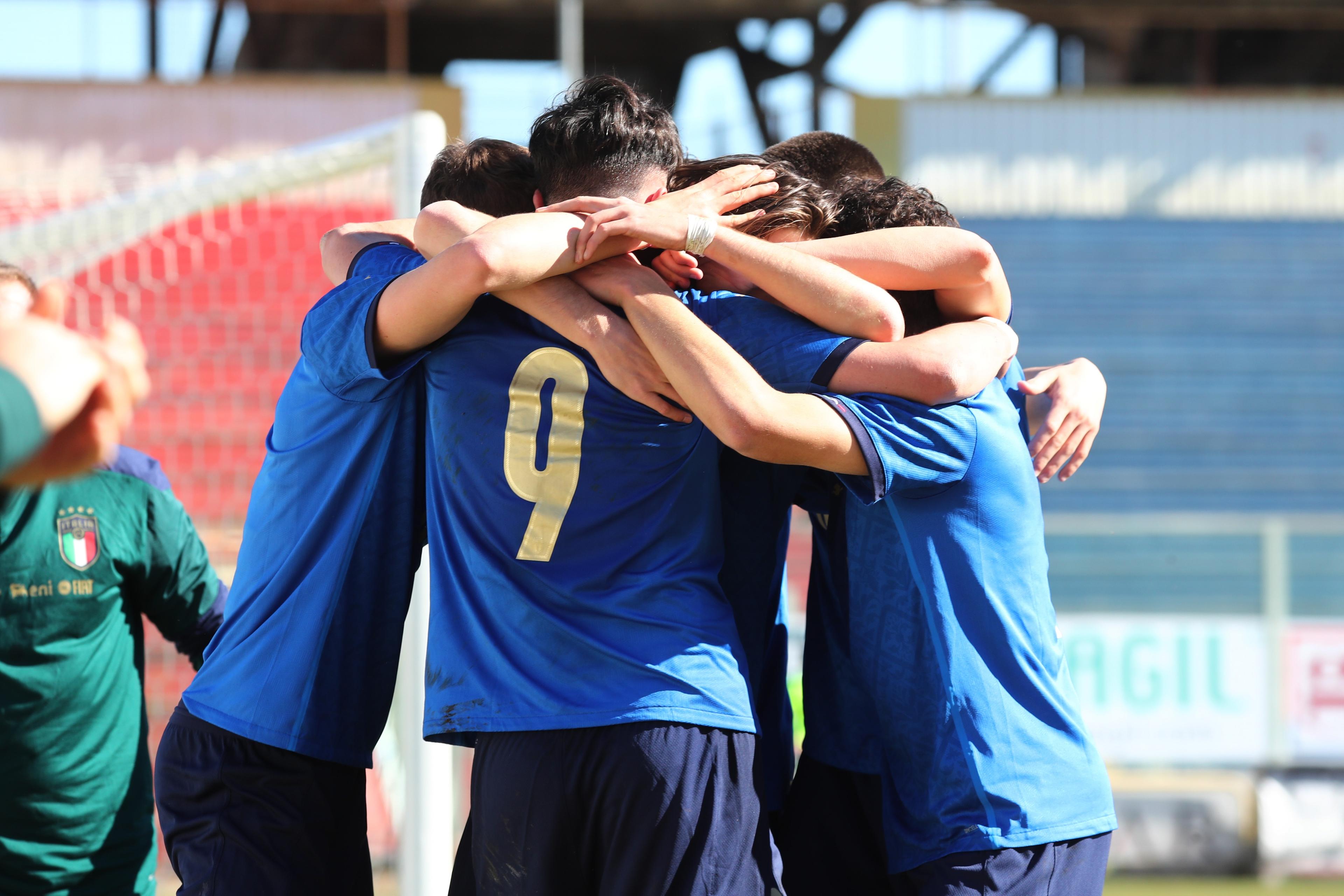 TARANTO, ITALY - FEBRUARY 09: Fabio Miretti of Italy celebrates after scoring his team\\'s opening goal during Friendly Match between Italy and Turkey at Stadio Ermanno Iacovone on February 09, 2022 in Taranto, Italy. (Photo by Maurizio Lagana/Getty Images)