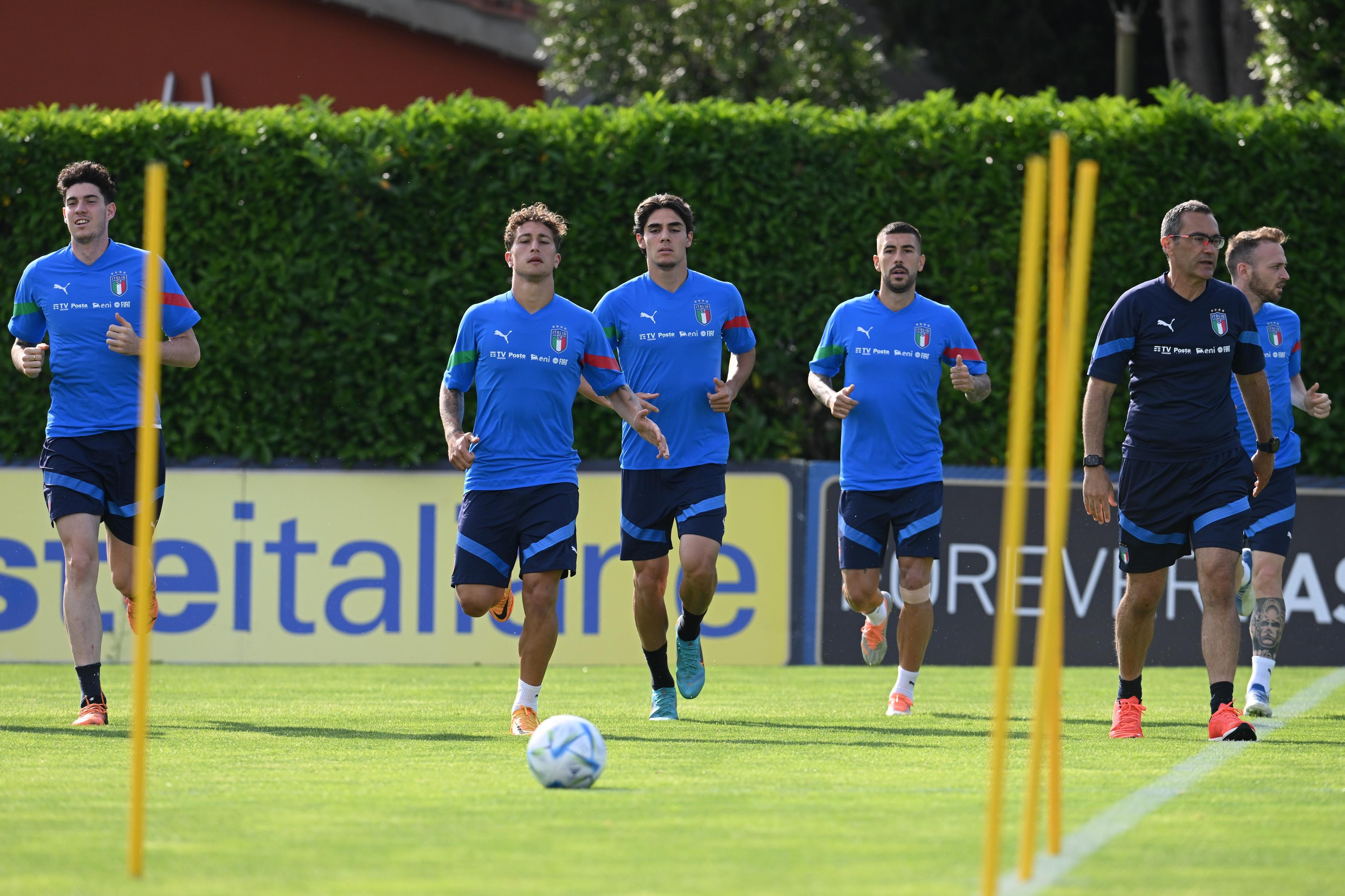 FLORENCE, ITALY - MAY 30: Players of Italy in action during training session at Centro Tecnico Federale di Coverciano on May 30, 2022 in Florence, Italy. (Photo by Claudio Villa/Getty Images)