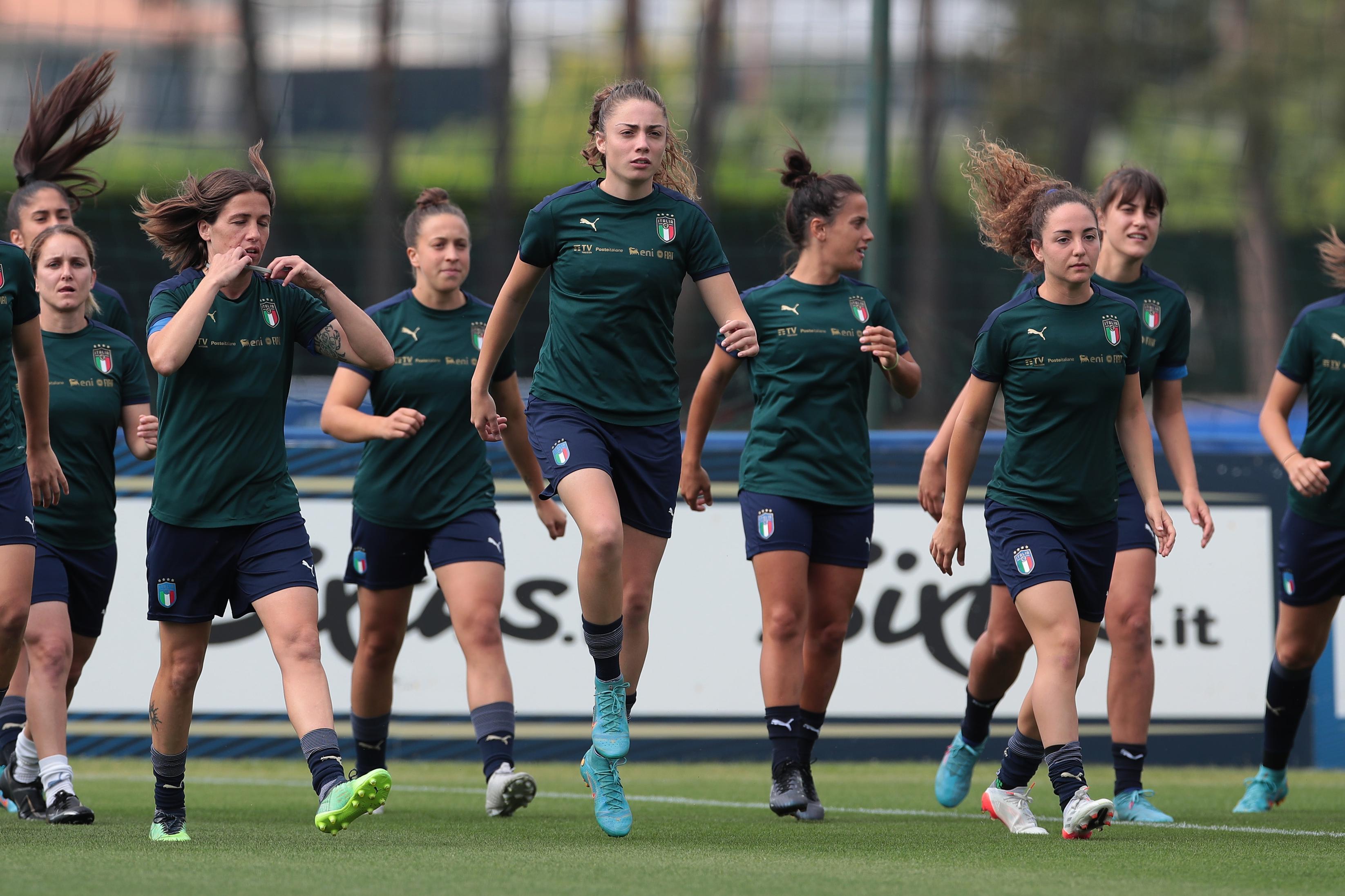 COMO, ITALY - MAY 31:  Benedetta Glionna of Italy trains during the Italy Women training session at Appiano Gentile on May 31, 2022 in Como, Italy. (Photo by Emilio Andreoli/Getty Images)