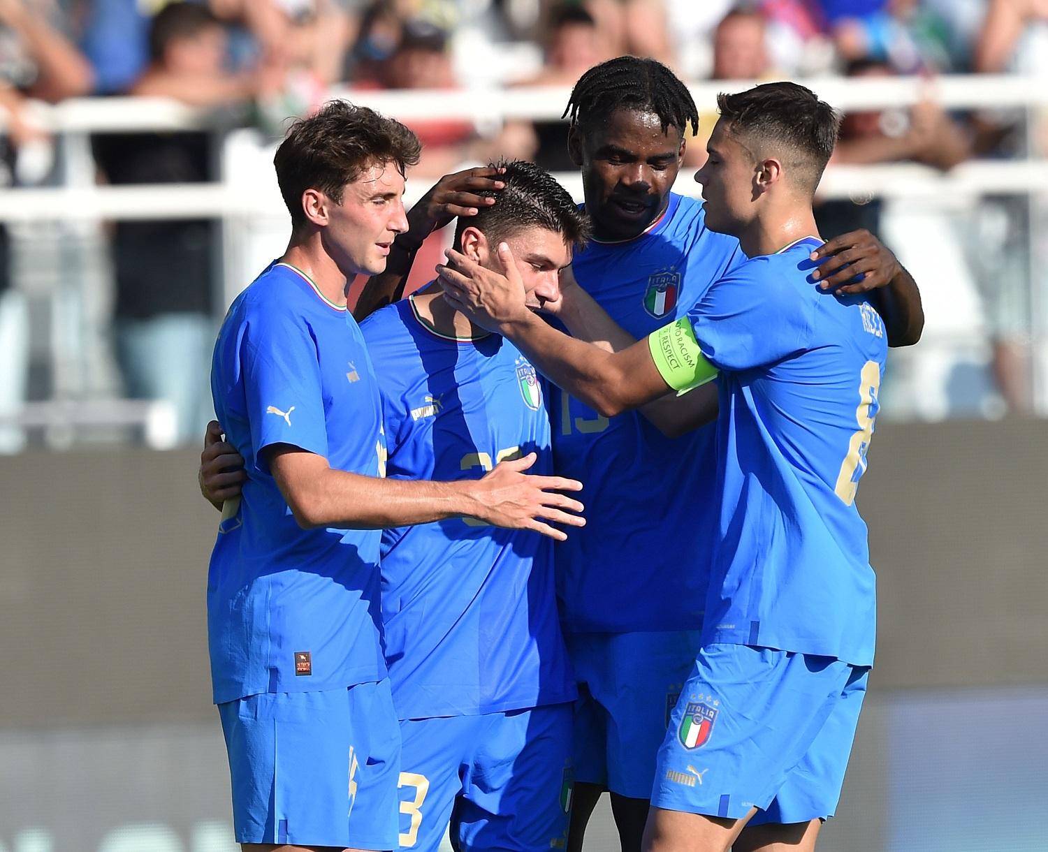 ASCOLI PICENO, ITALY - JUNE 14: Nicolo' Cambiaghi of Italy U21 celebrates with his teammates after scoring goal 2-0 during the UEFA European Under-21 Championship Qualifier Group F match between Italy U21 and Ireland U21 at Stadio Cino e Lillo Del Duca on June 14, 2022 in Ascoli Piceno, Italy. (Photo by Giuseppe Bellini/Getty Images) *** Local Caption *** Nicolo' Cambiaghi