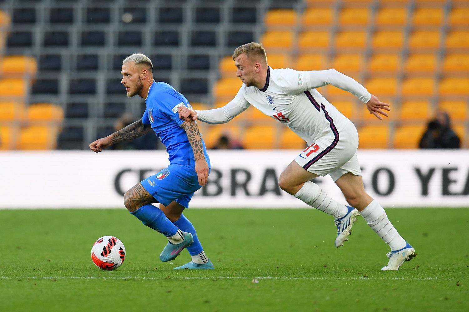 WOLVERHAMPTON, ENGLAND - JUNE 11: Jarrod Bowen of England battles for possession with Federico Dimarco of Italy during the UEFA Nations League - League A Group 3 match between England and Italy at Molineux on June 11, 2022 in Wolverhampton, England. This game will be played behind closed doors following on from the Euro 2020 final. (Photo by Claudio Villa/Getty Images)