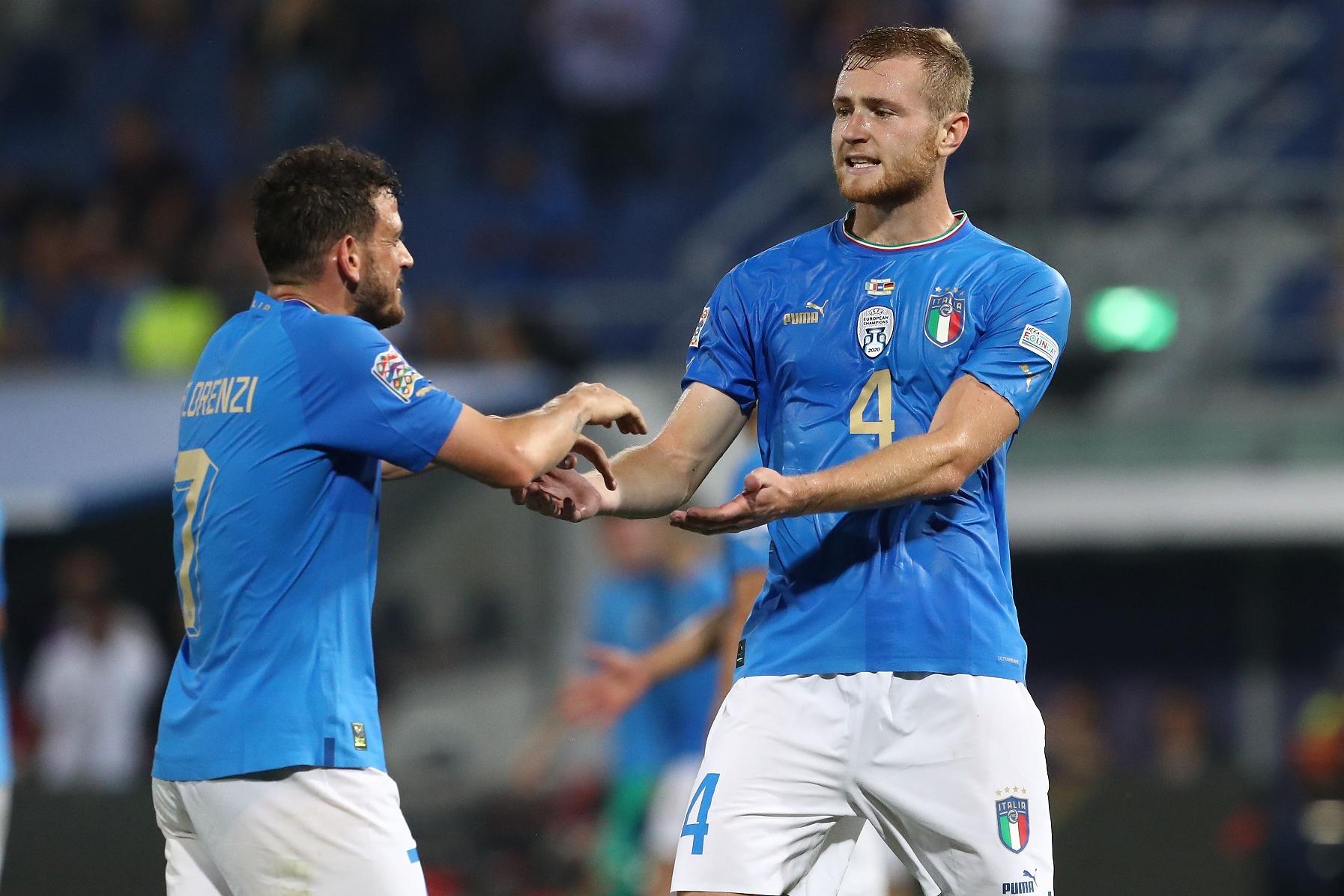 BOLOGNA, ITALY - JUNE 04: Alessandro Florenzi of Italy interacts with Tommaso Pobega at the end of the UEFA Nations League League A Group 3 match between Italy and Germany at Renato Dall\\'Ara Stadium on June 04, 2022 in Bologna, Italy. (Photo by Marco Luzzani/Getty Images)