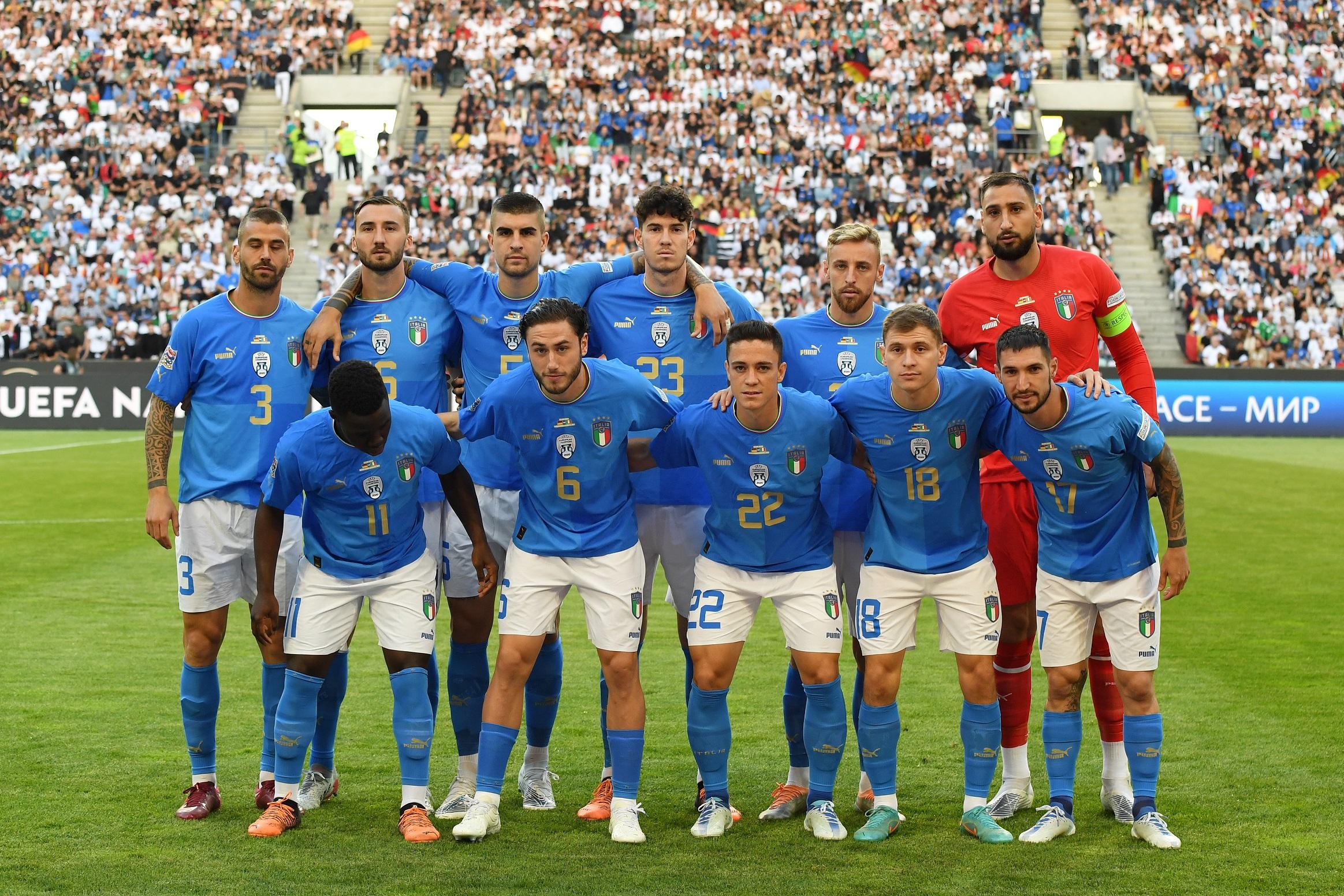 MOENCHENGLADBACH, GERMANY - JUNE 14: The Italy team poses for a photograph prior to kick off of the UEFA Nations League League A Group 3 match between Germany and Italy at Borussia Park Stadium on June 14, 2022 in Moenchengladbach, Germany. (Photo by Claudio Villa/Getty Images)