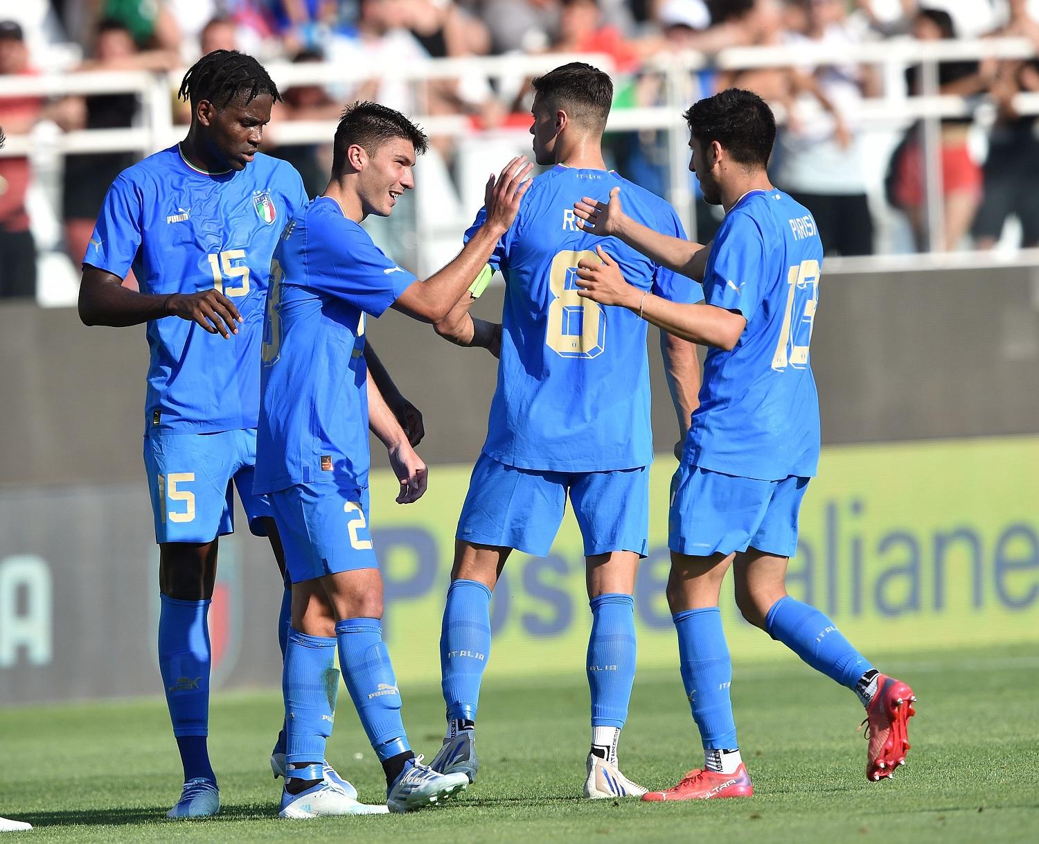 ASCOLI PICENO, ITALY - JUNE 14: Nicolo' Cambiaghi of Italy U21 celebrates with his teammates after scoring goal 2-0 during the UEFA European Under-21 Championship Qualifier Group F match between Italy U21 and Ireland U21 at Stadio Cino e Lillo Del Duca on June 14, 2022 in Ascoli Piceno, Italy. (Photo by Giuseppe Bellini/Getty Images) *** Local Caption *** Nicolo' Cambiaghi