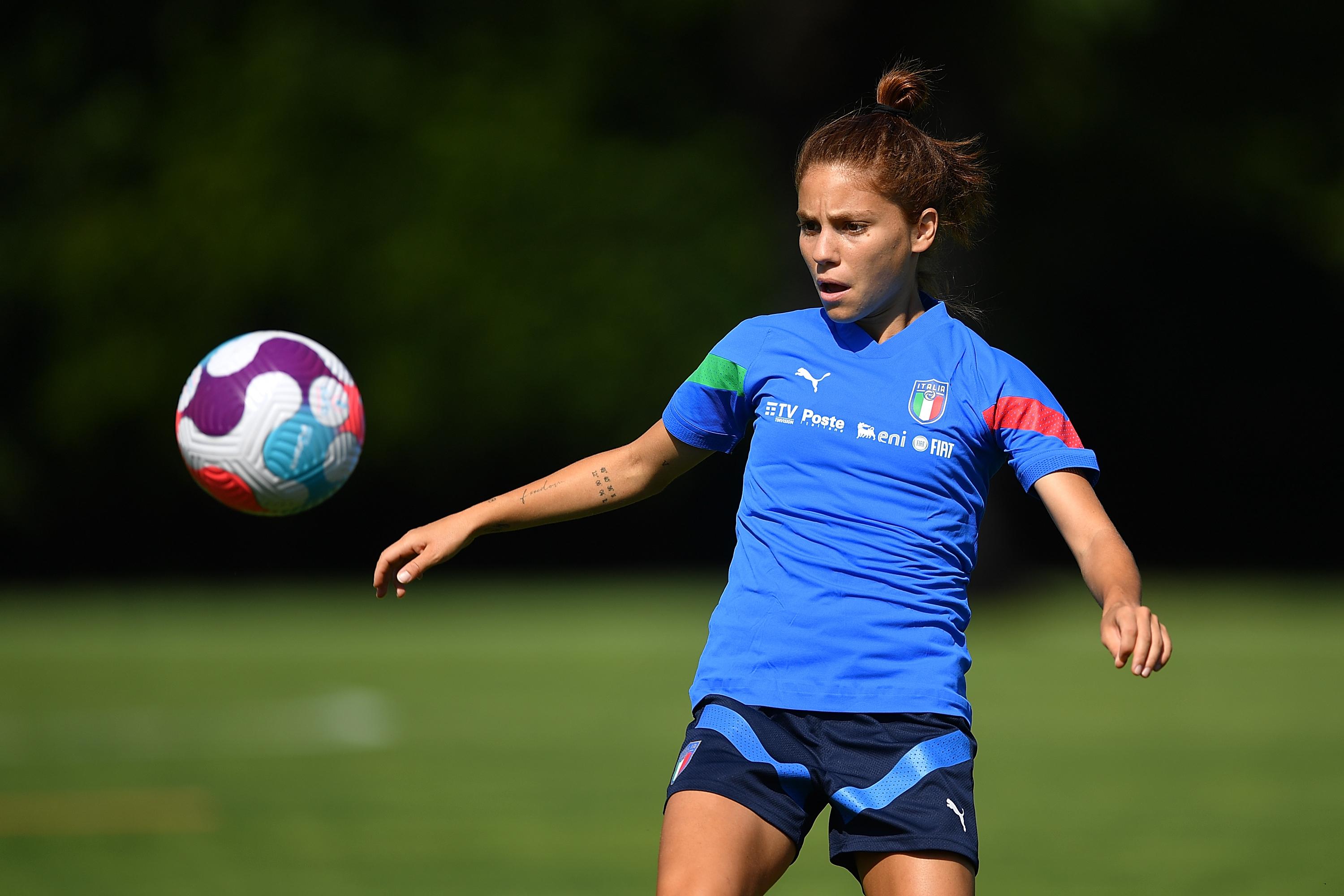 FLORENCE, ITALY - JUNE 15: Manuela Giugliano of Italy Woment during a training session at Centro Tecnico Federale di Coverciano on June 15, 2022 in Florence, Italy. (Photo by Valerio Pennicino/Getty Images) *** Local Caption *** Manuela Giugliano