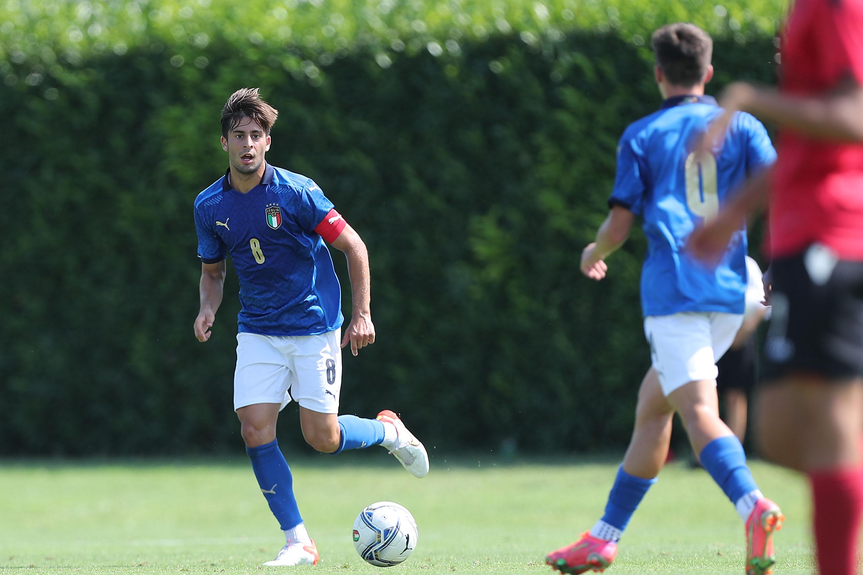 FLORENCE, ITALY - AUGUST 13: Samuel Giovane of Italy U19 in action during the match between Italy U19 and Albania U19 at Centro Tecnico Federale di Coverciano on August 13, 2021 in Florence, Italy. (Photo by Gabriele Maltinti/Getty Images)