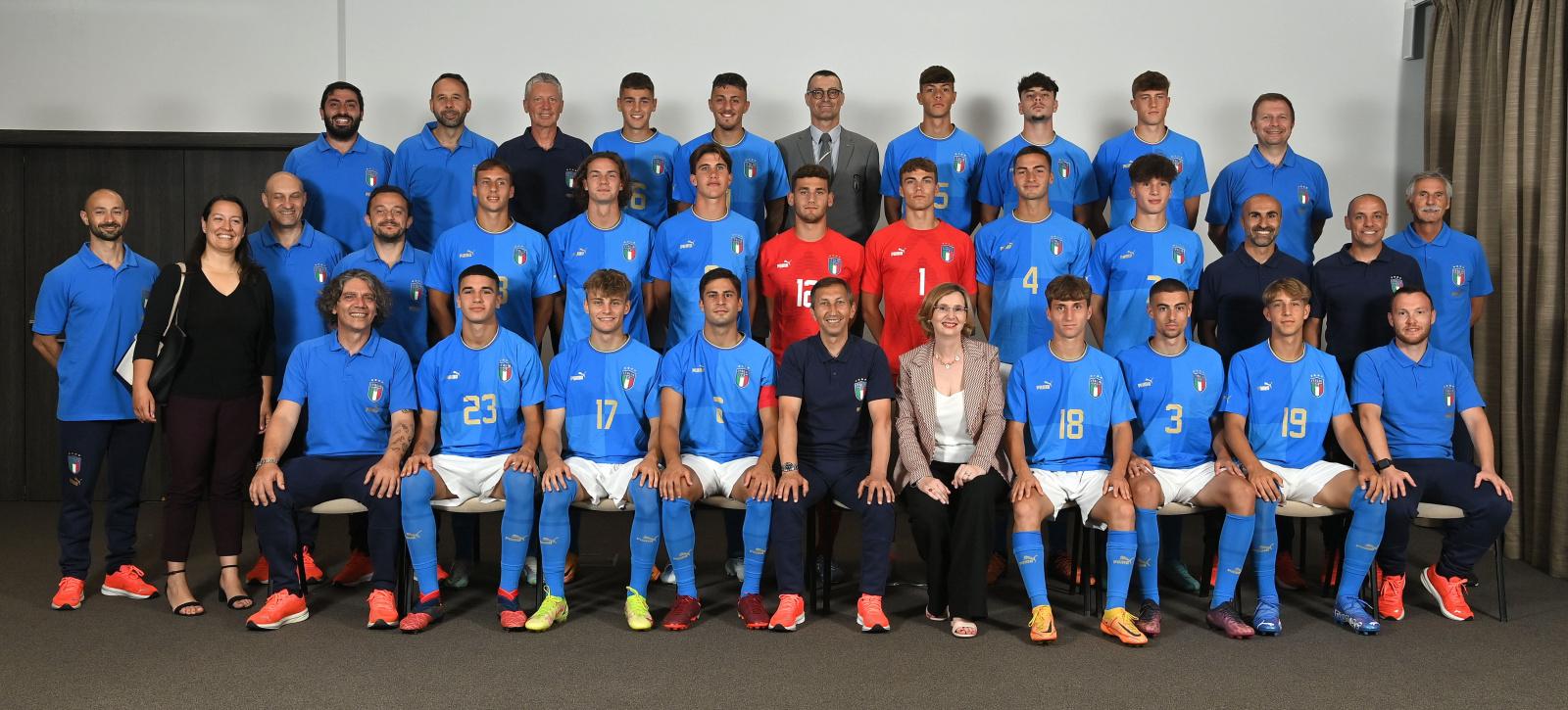 ŠAMORÍN-?ILISTOV, SLOVAKIA - June 16: The Italy squad, team management and delgates during an Italy squad portrait session before the UEFA European Under-19 Championship Finals, on June 16, 2022 at Hotel X-Bionic Sphere, Šamorín-?ilistov, Slovakia. (Photo by Seb Daly - UEFA/UEFA via Sportsfile)