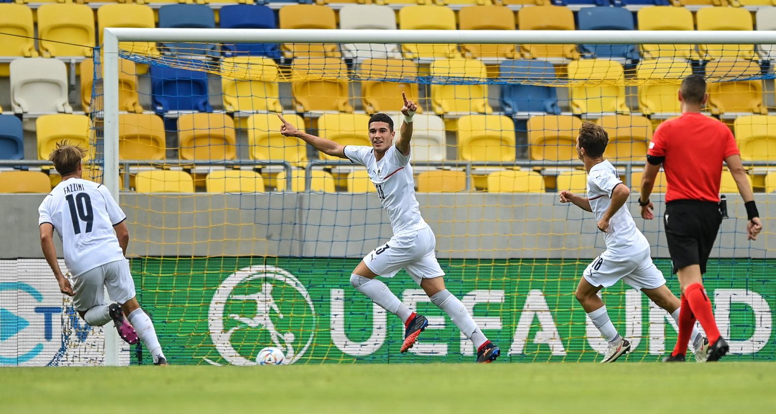 DUNAJSKÁ STREDA, SLOVAKIA - June 24: Cristian Volpato of Italy, centre, celebrates after scoring his side's first goal during the UEFA European Under-19 Championship group A match between France and Italy on June 24, 2022 at the DAC Arená in Dunajská Streda, Slovakia. (Photo by Seb Daly - UEFA/UEFA via Sportsfile)